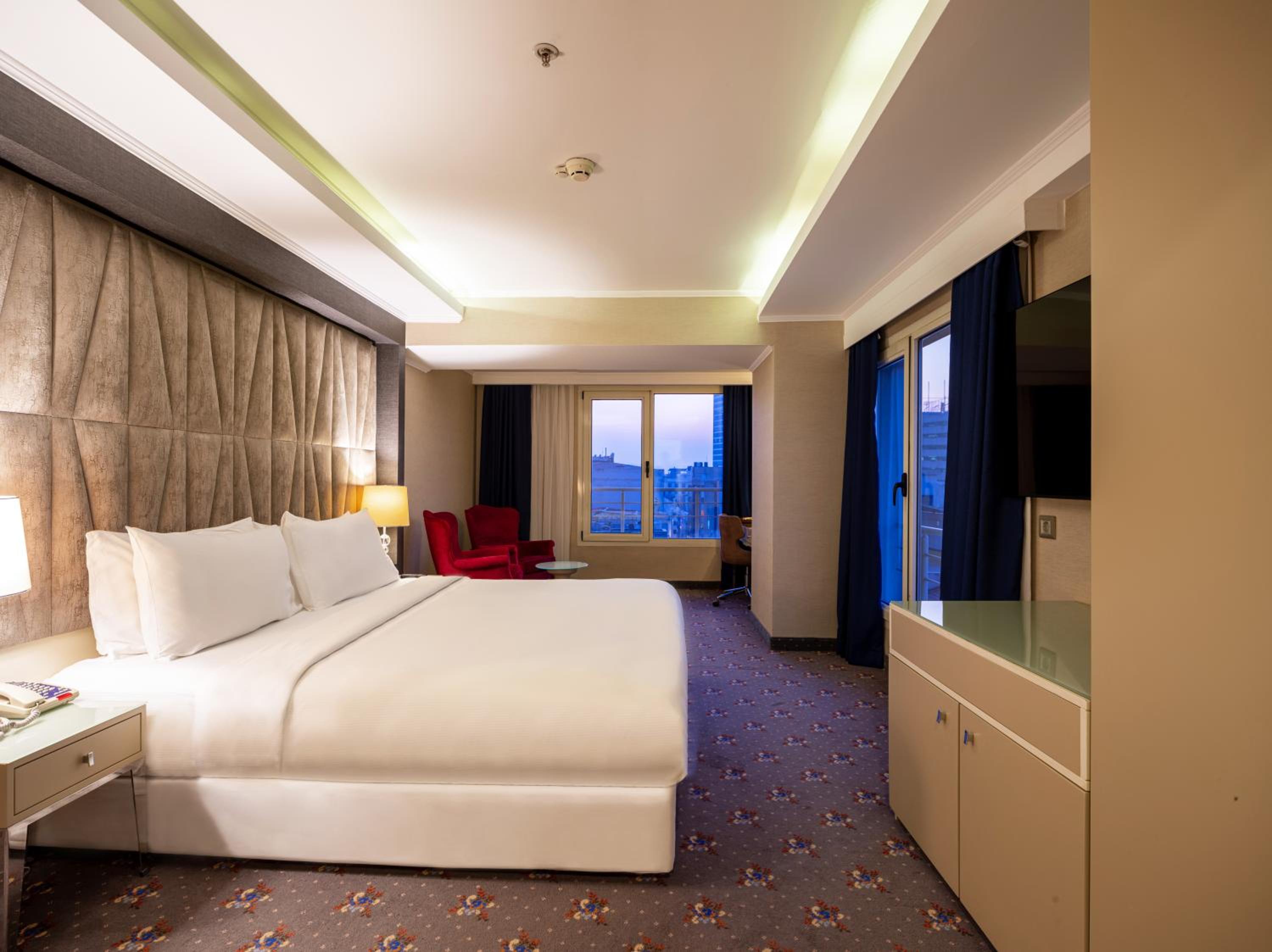 Deluxe King Room