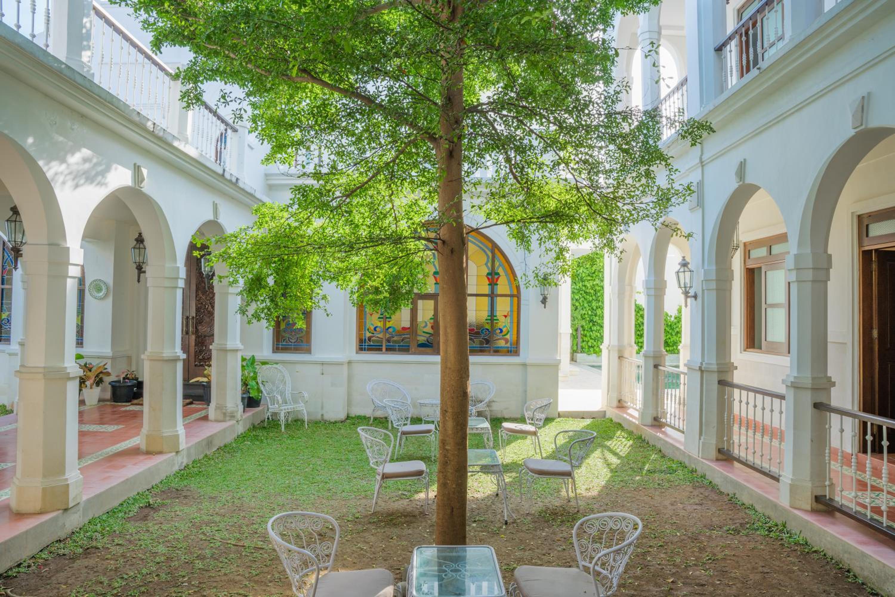 Deluxe Twin Room with Garden View - Photo 11