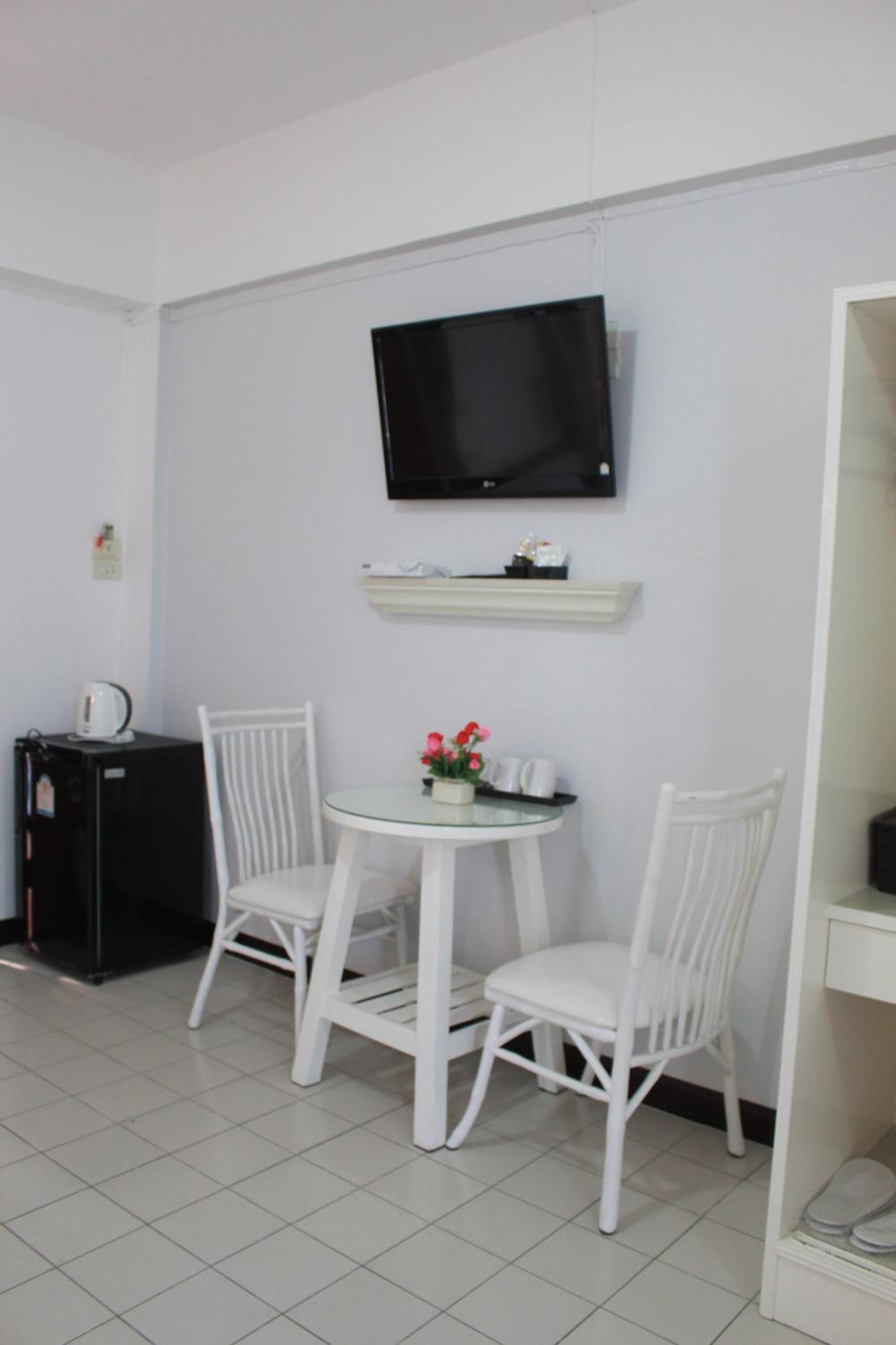 Standard Double Room - Photo 5