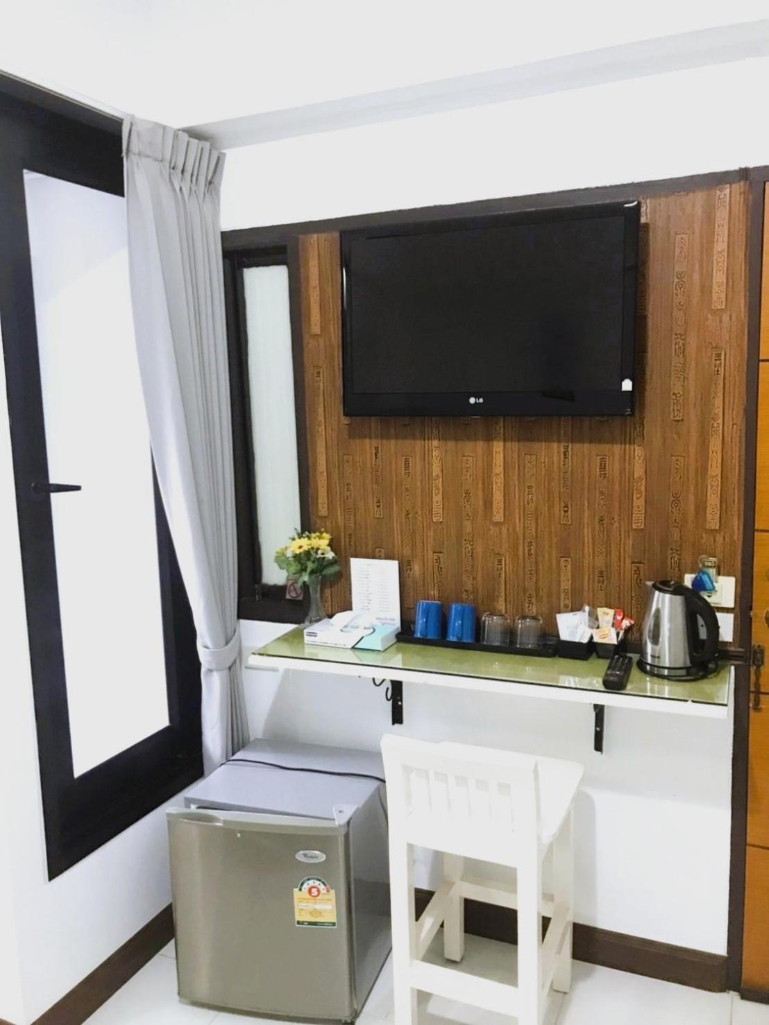 Standard Twin Room - Photo 6