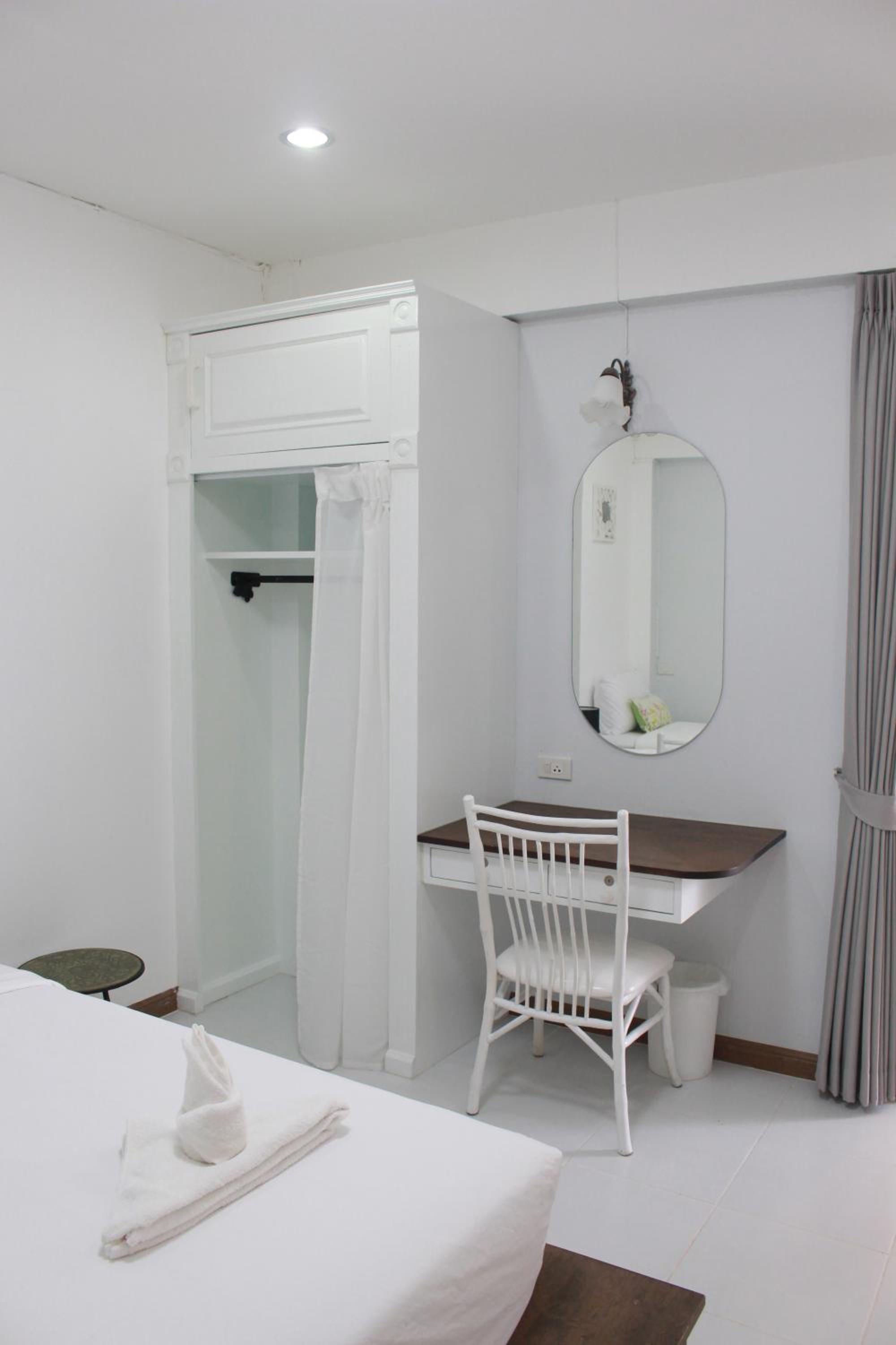 Standard Triple Room - Photo 9