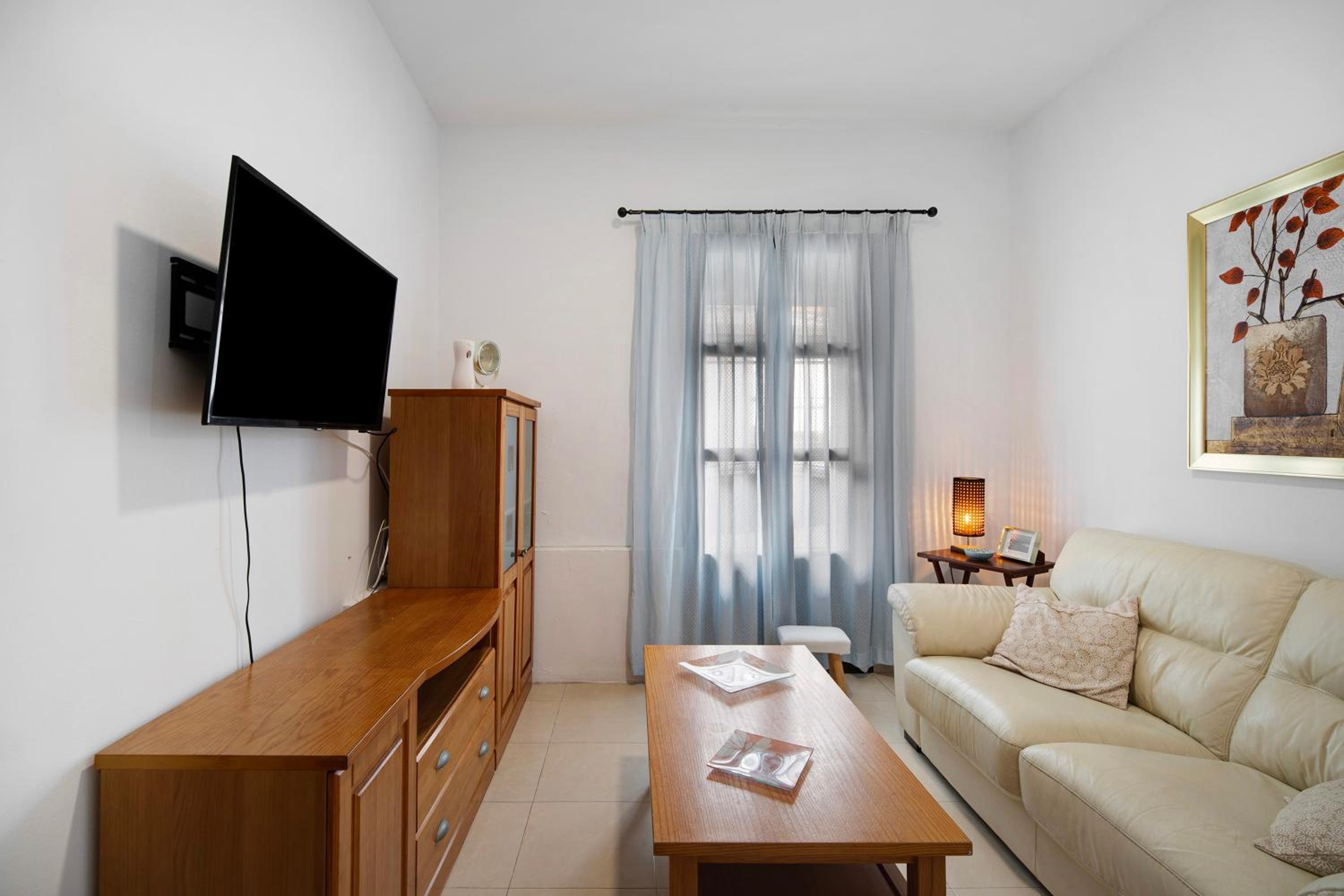 Apartamento de un dormitorio superior con balcón