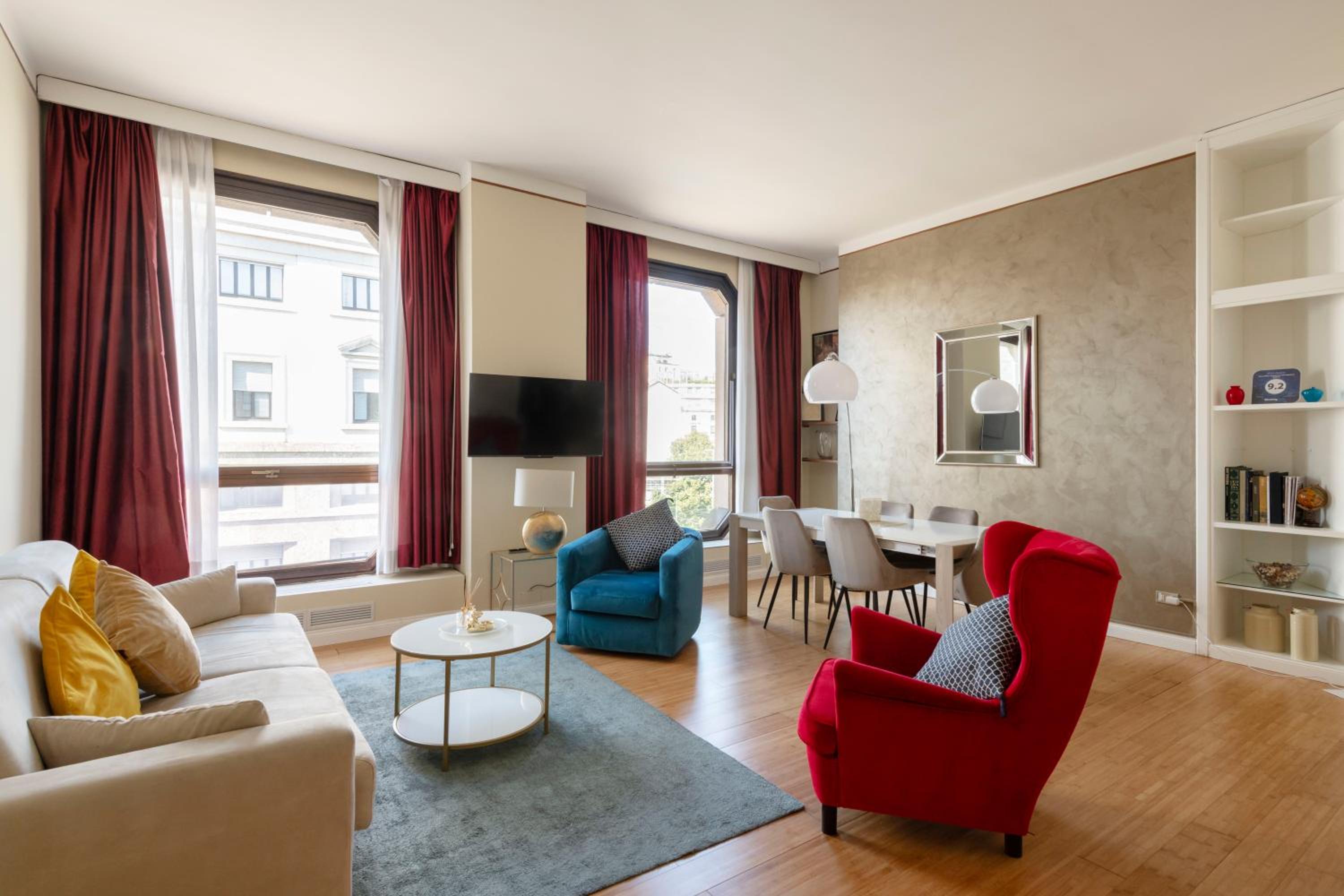 Two-Bedroom Apartment - Piazza Santo Stefano 5
