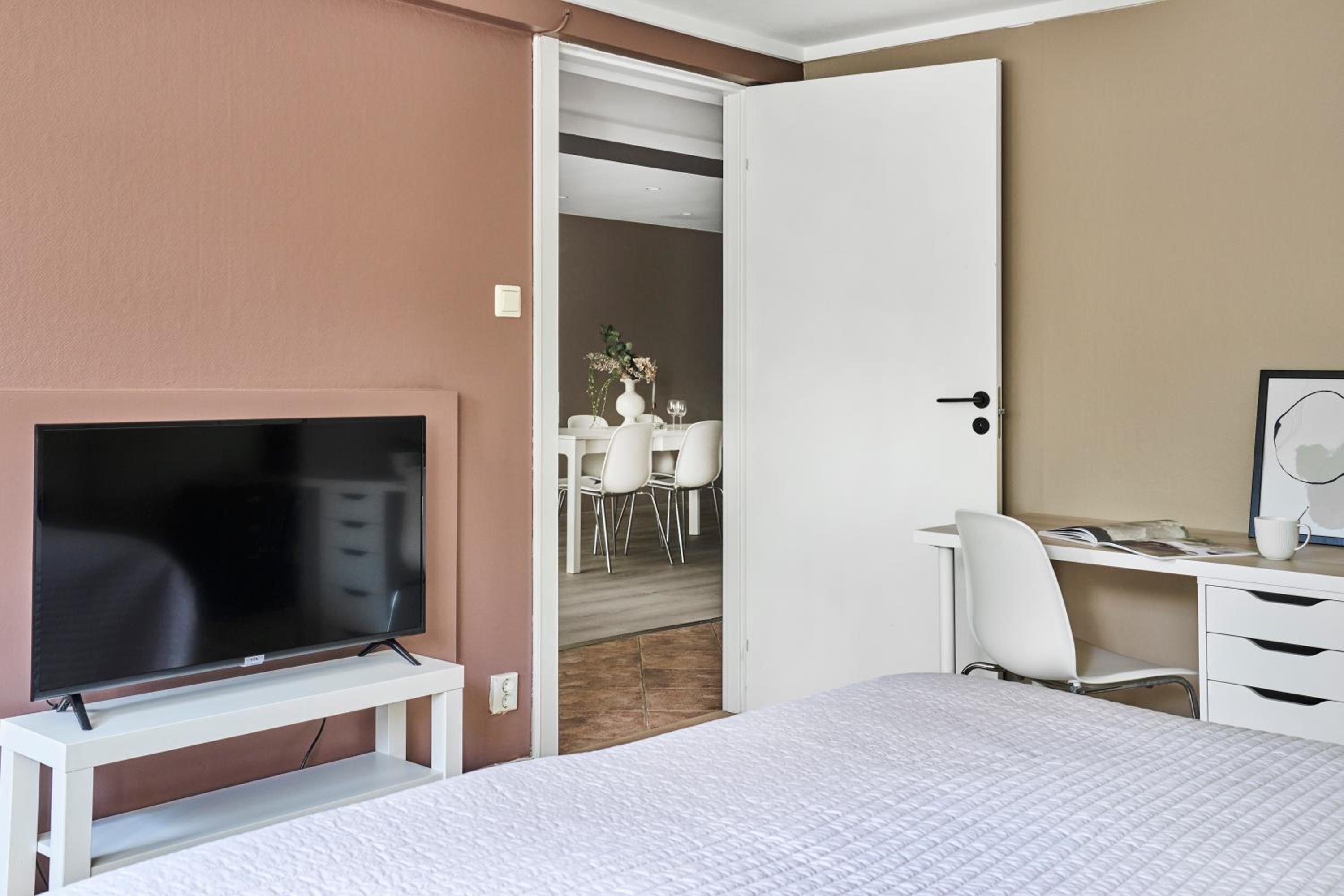 Apartment - Ground Floor photo 2
