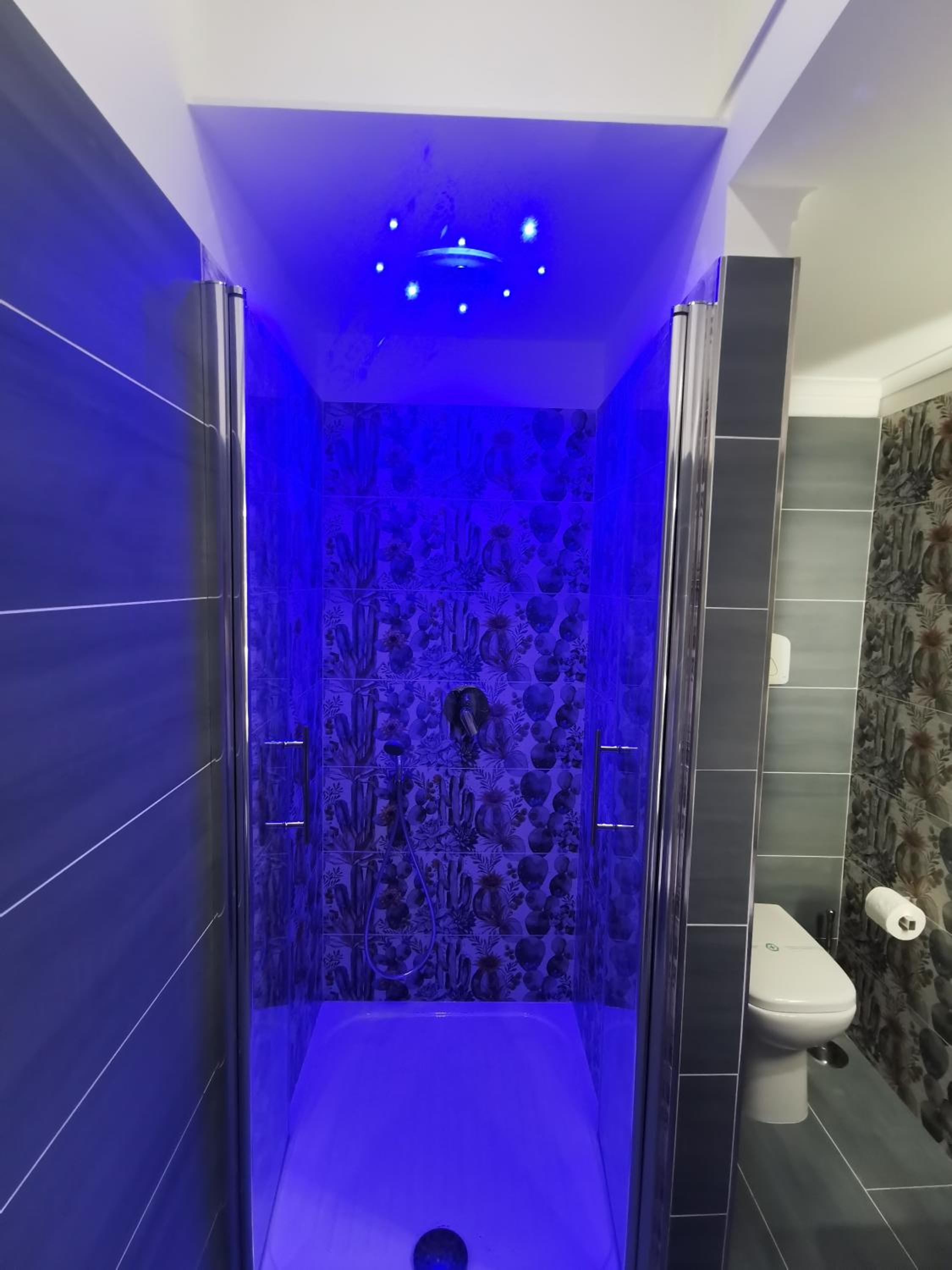 King Room with Spa Bath - Photo 4