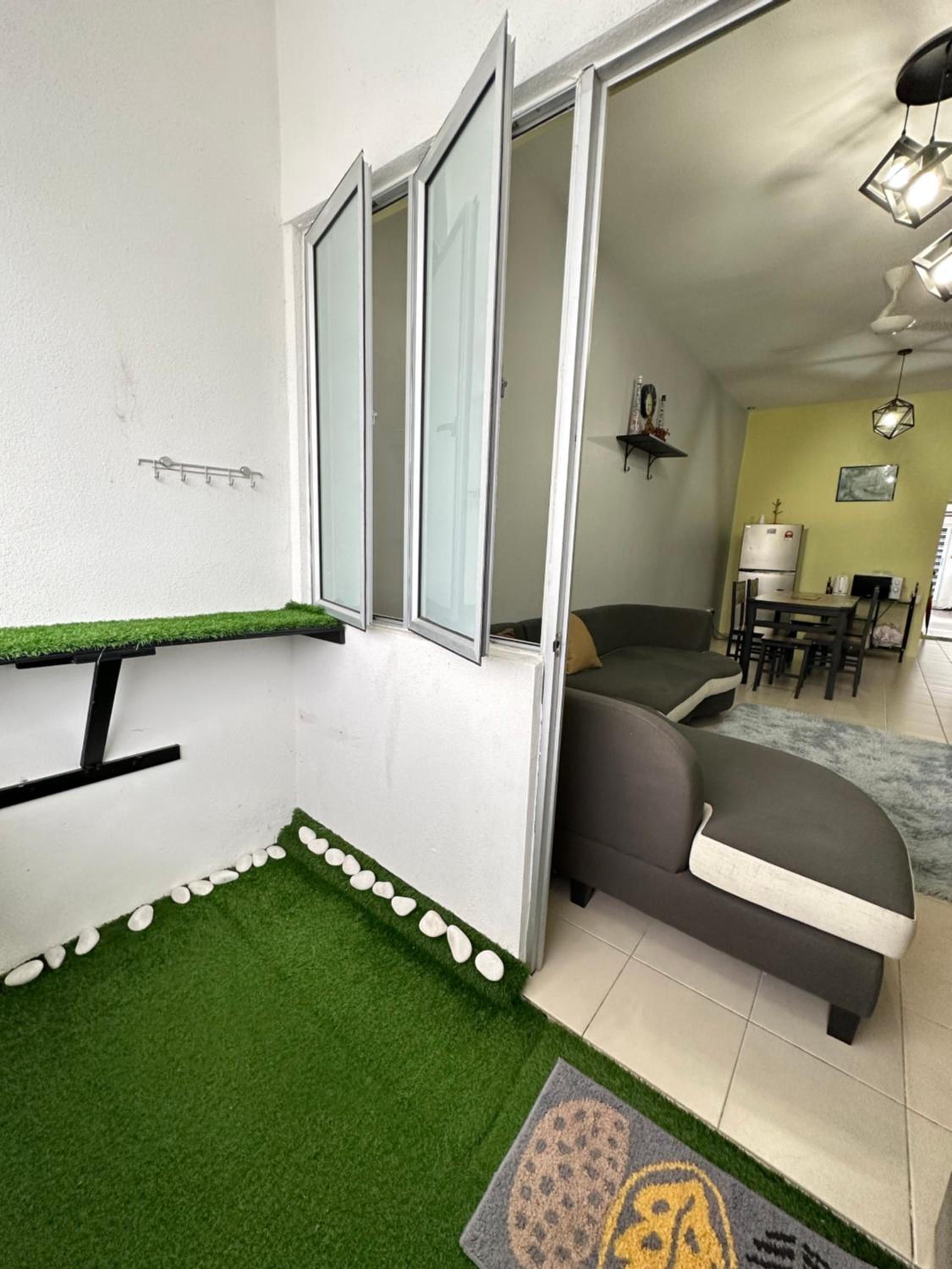 Apartment with Balcony photo 2