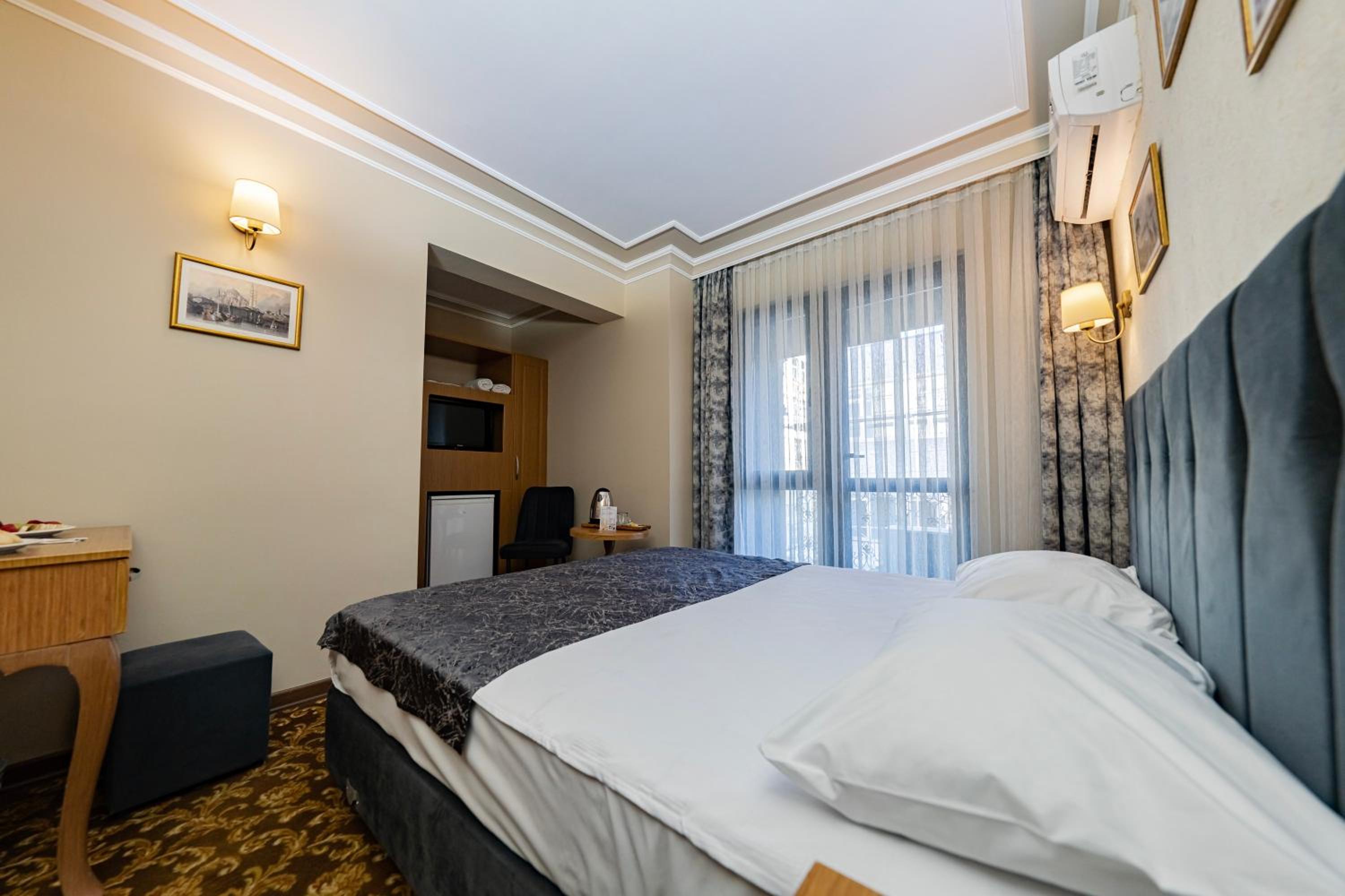 Single Room with Balcony photo 1
