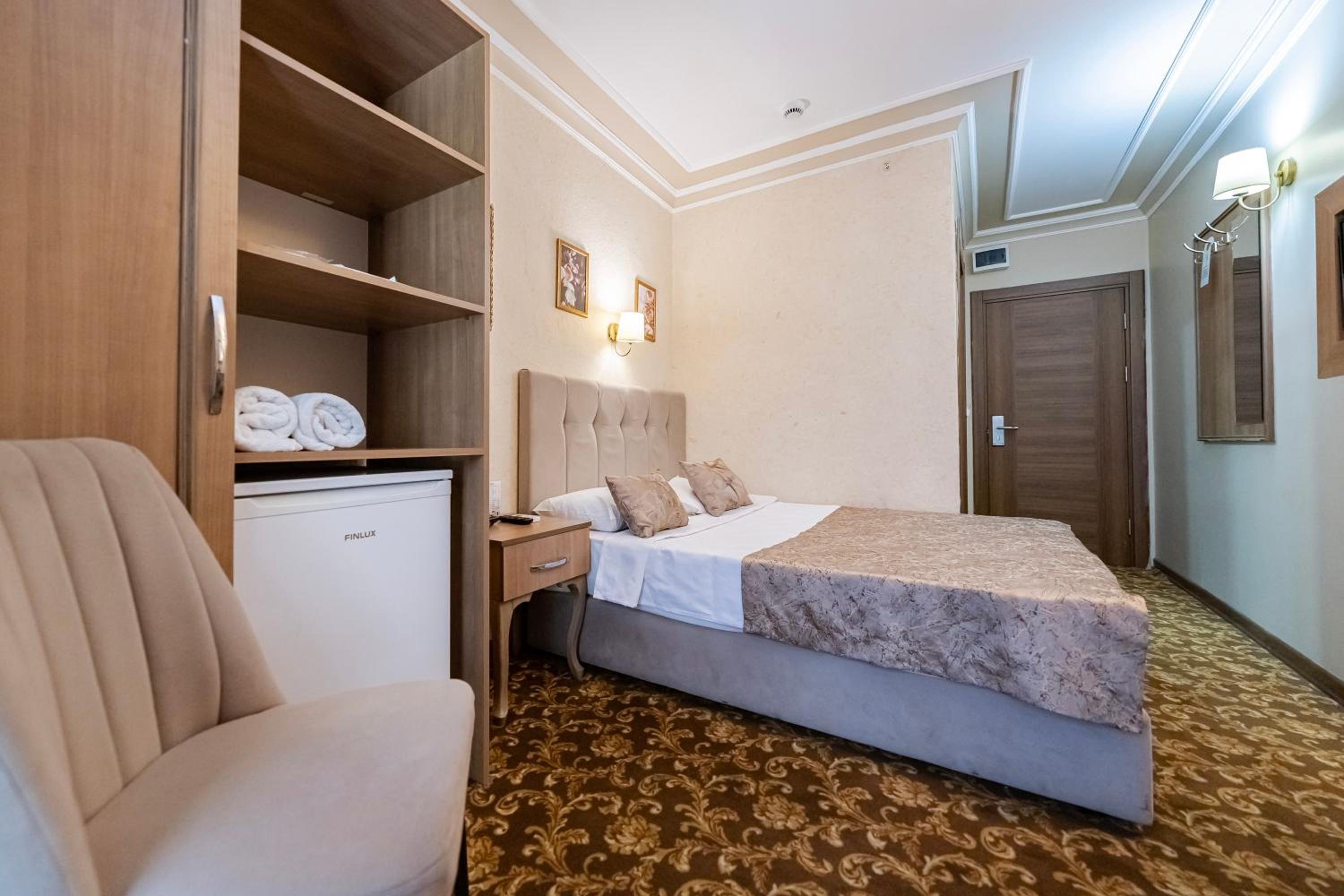 Double Room with Balcony - Photo 35