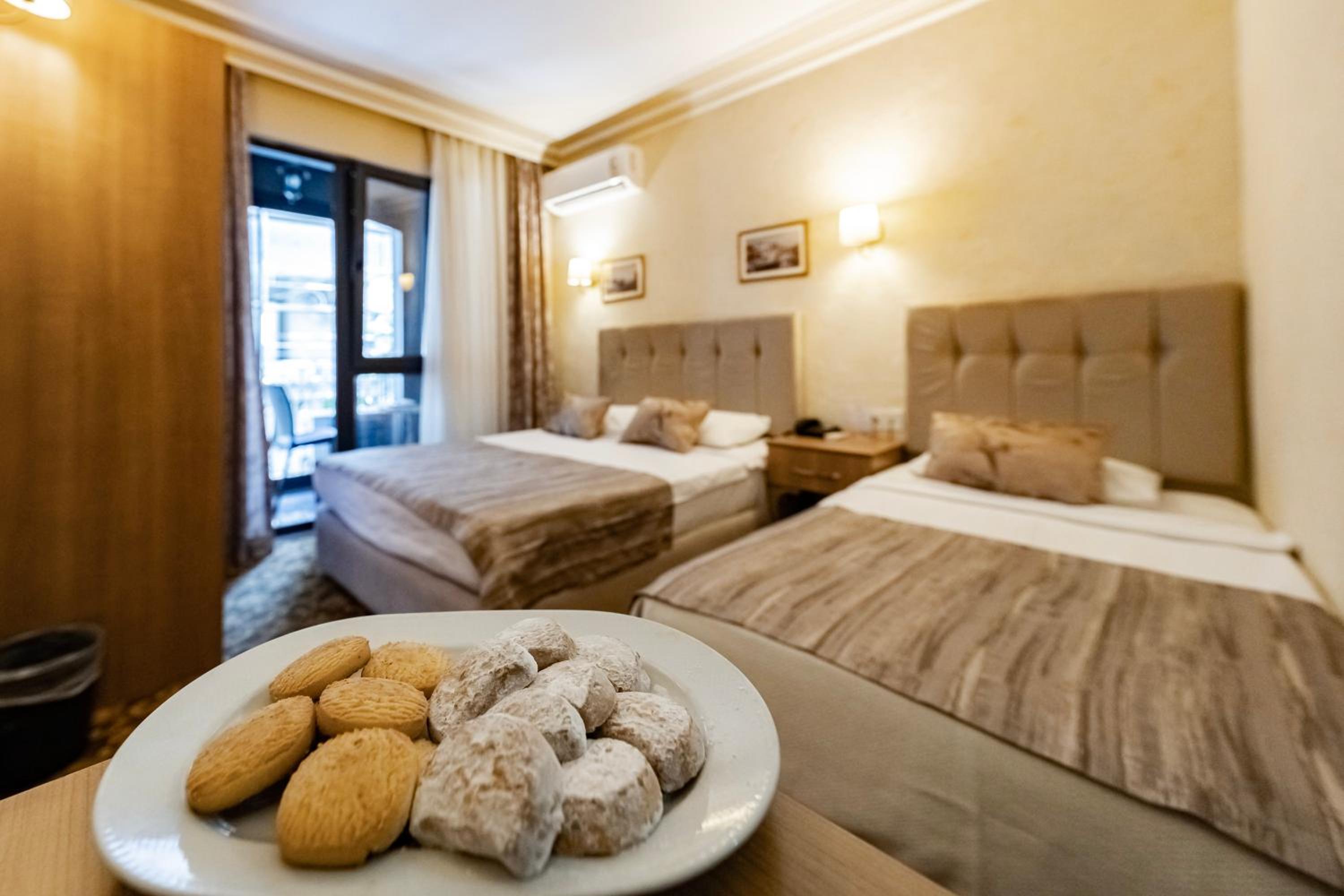 Double Room with Balcony - Photo 37