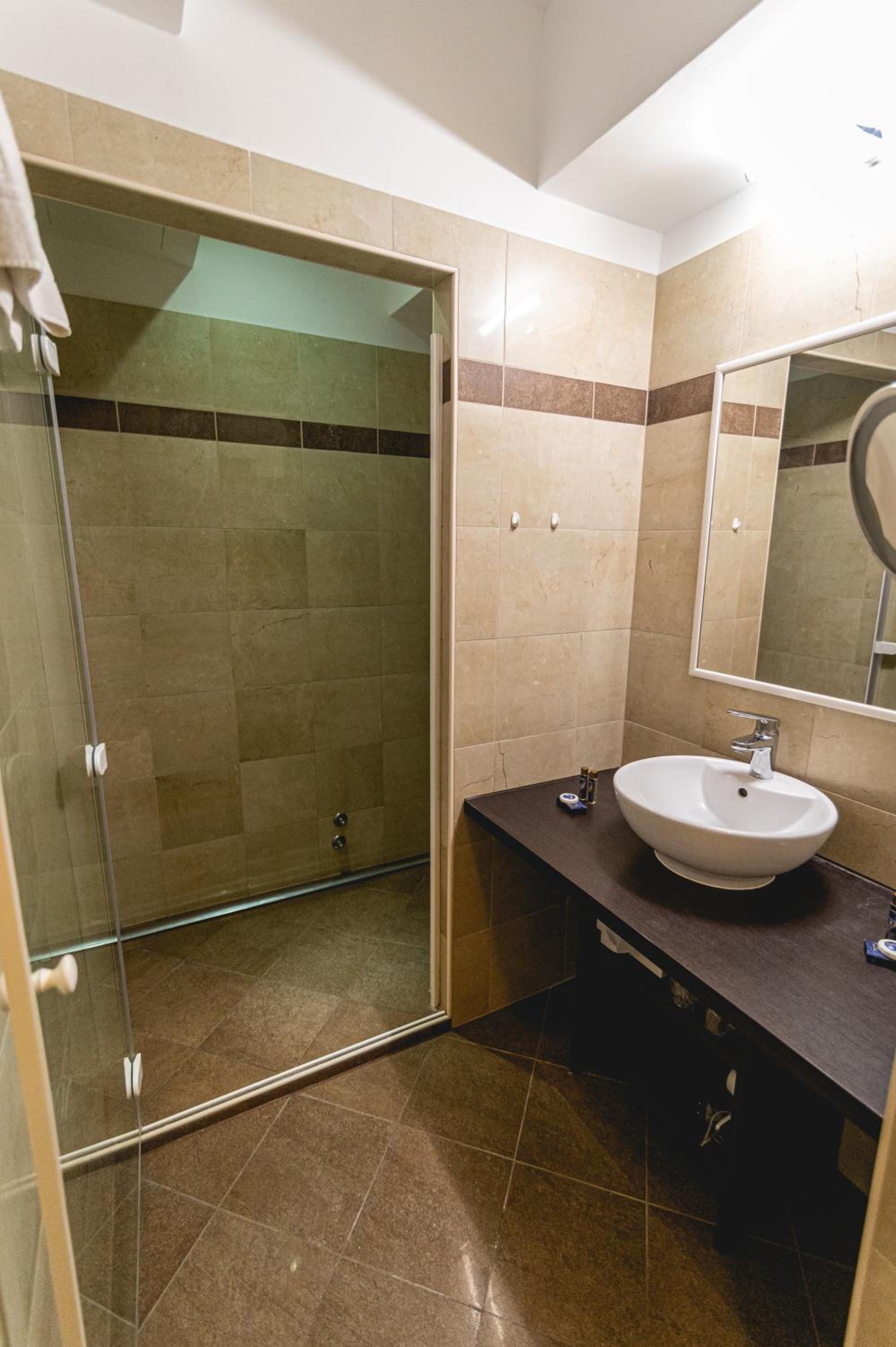 Deluxe Double Room - Photo 7