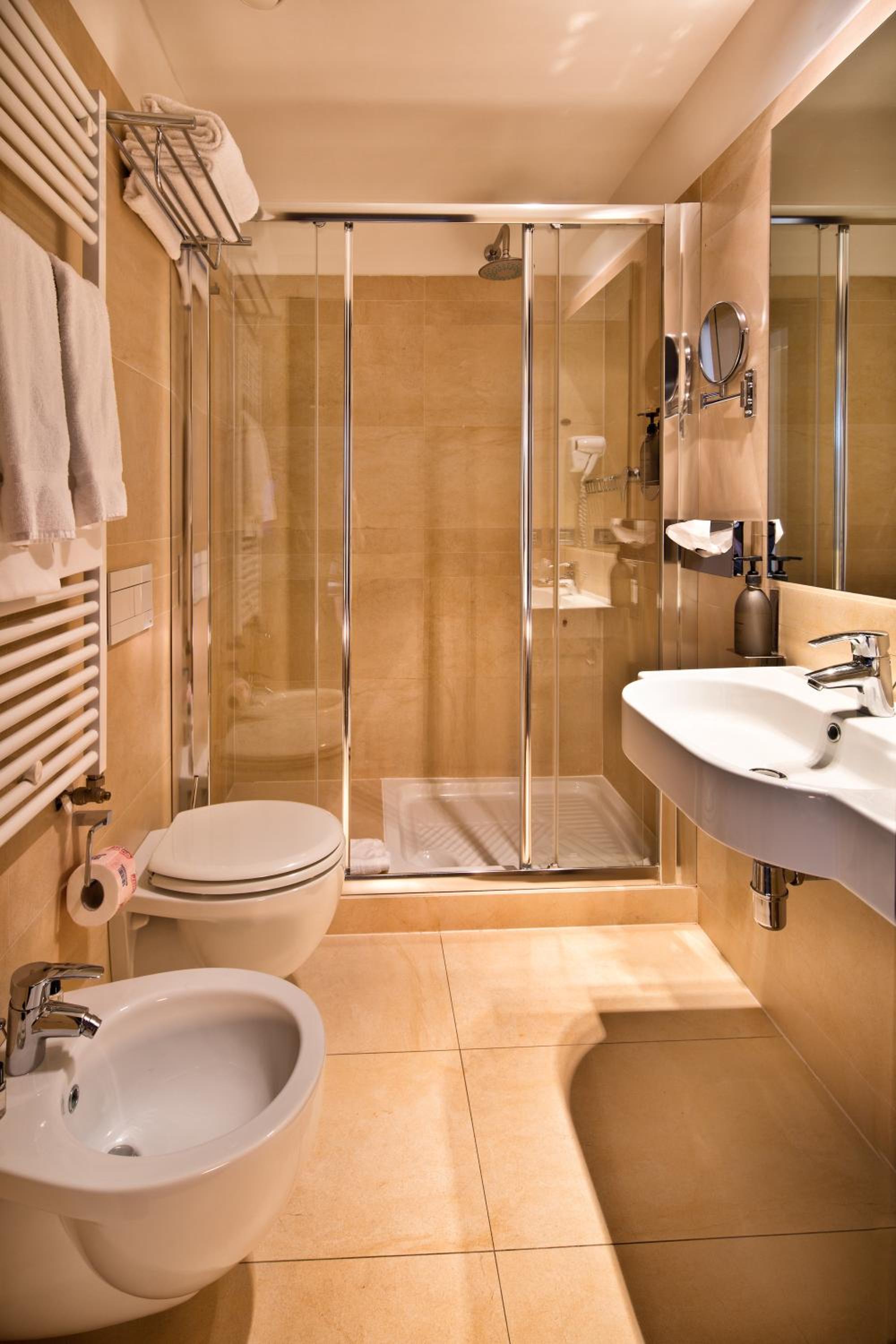 Classic Twin Room - Photo 7