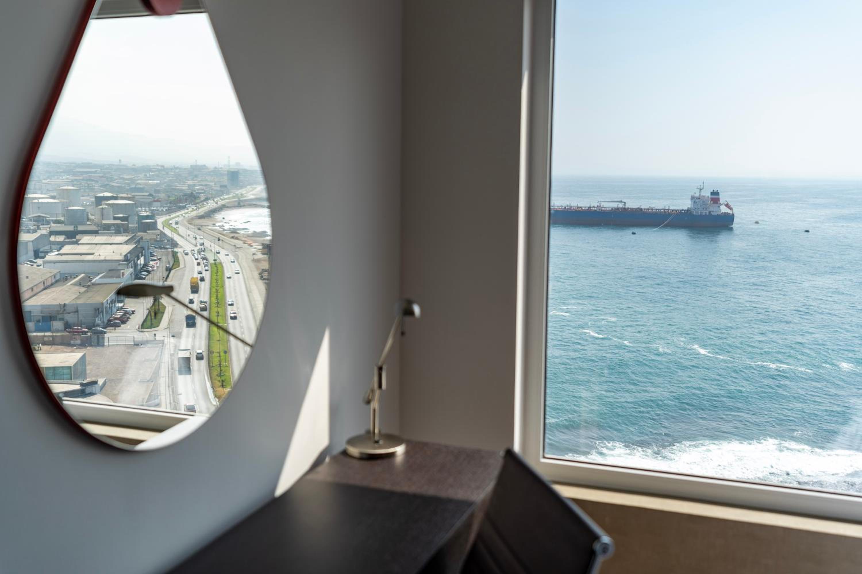 Queen Room with View - Non-Smoking - Photo 4
