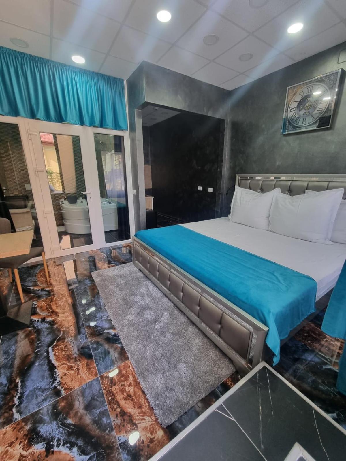 Room 14 The poet's room with bathtub and kitchenette, 1 car parking space - Photo 29
