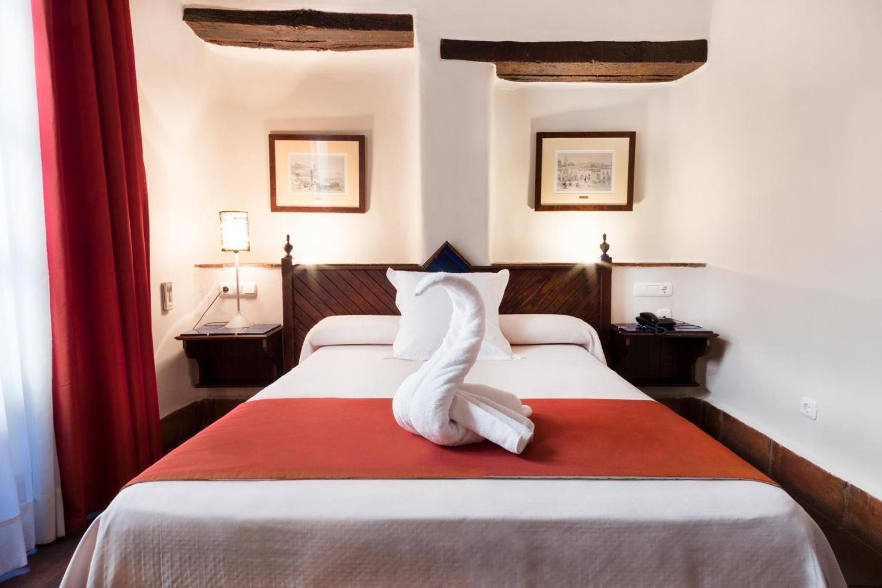 Habitación Doble Estándar o con Dos Camas Individuales.