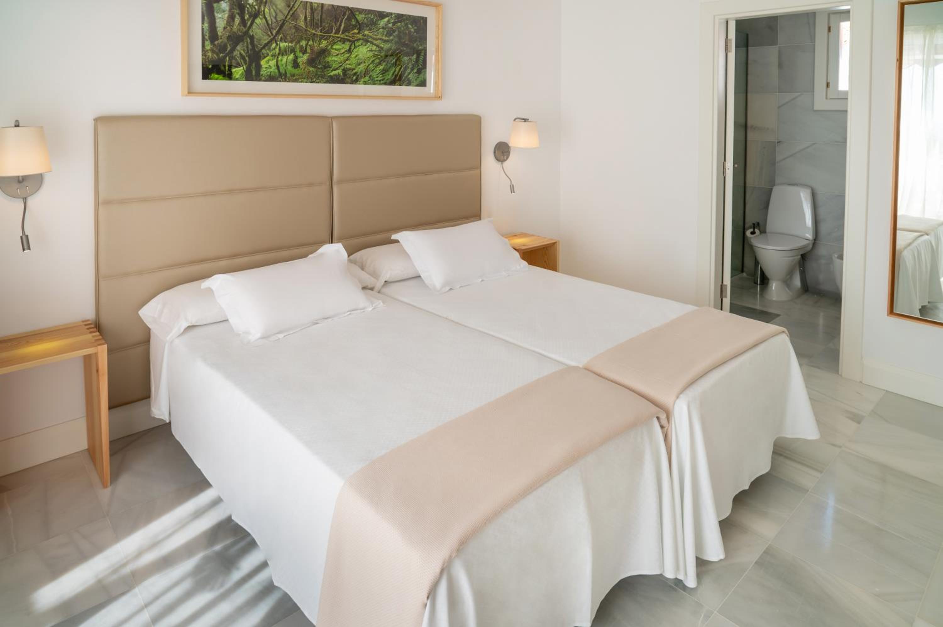 One-Bedroom Superior Apartment with Ocean View photo 2