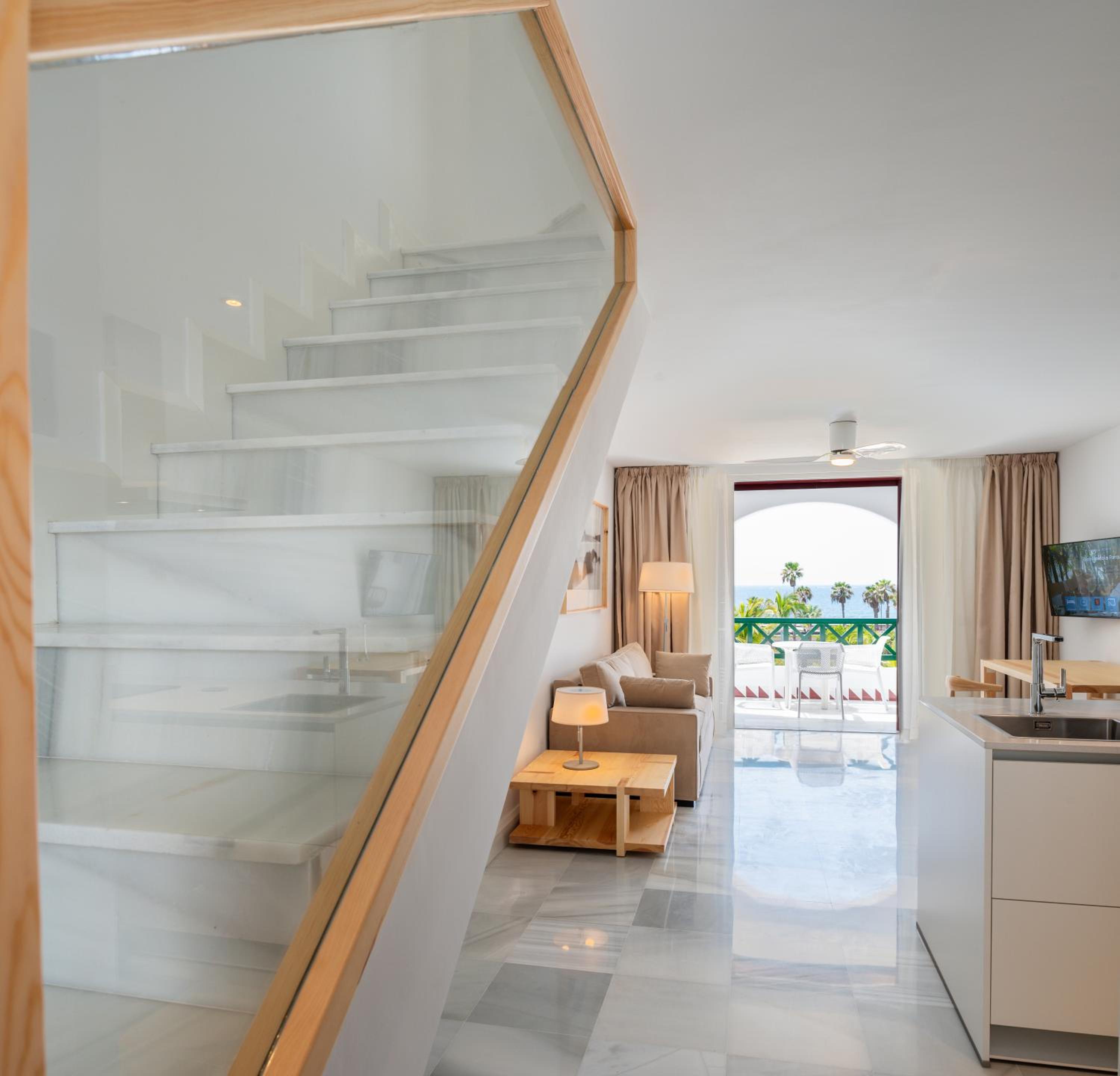 One-Bedroom Superior Apartment with Ocean View photo 3