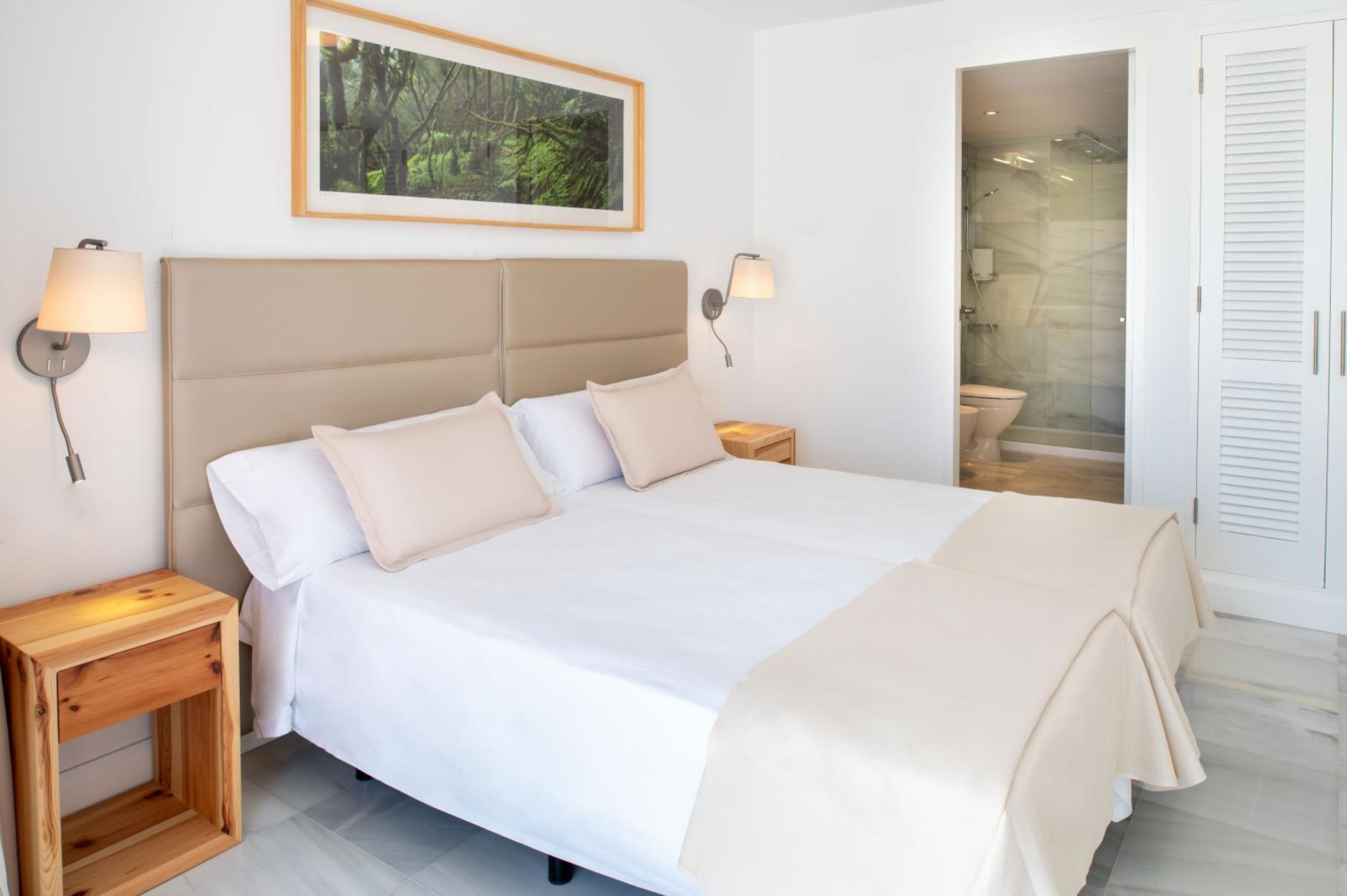 Two-Bedroom Superior Apartment with Ocean View photo 3