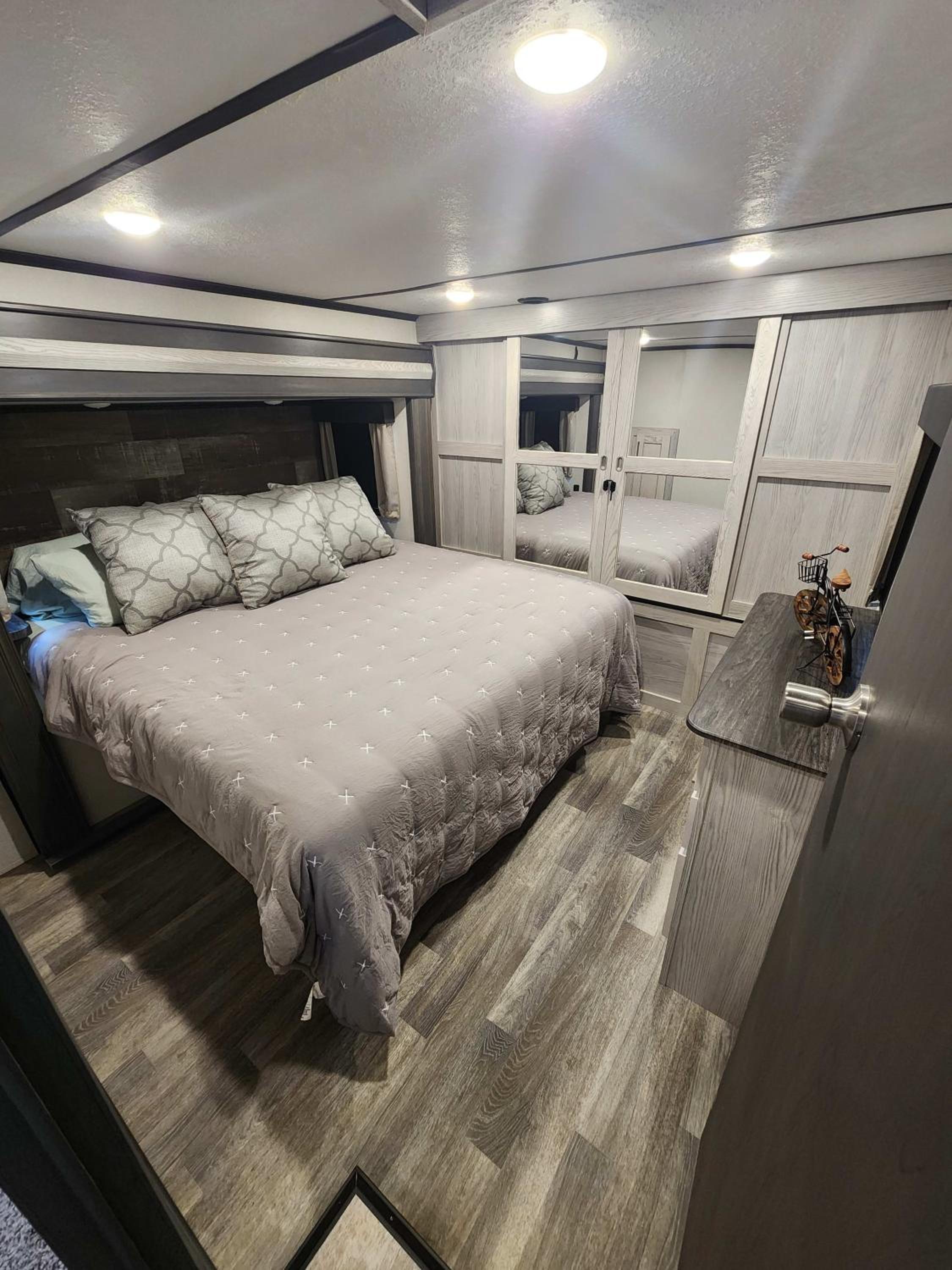 Mobile Home photo 1