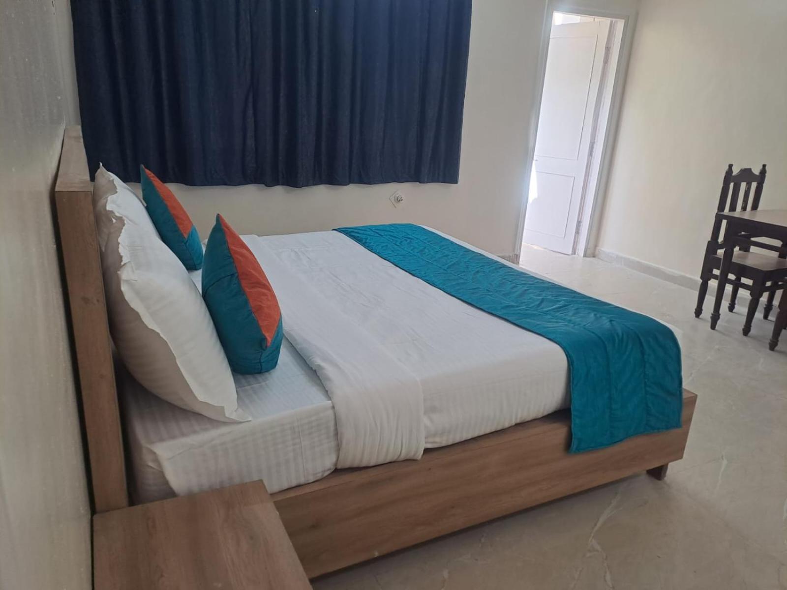 Deluxe Double Room with Balcony photo 2