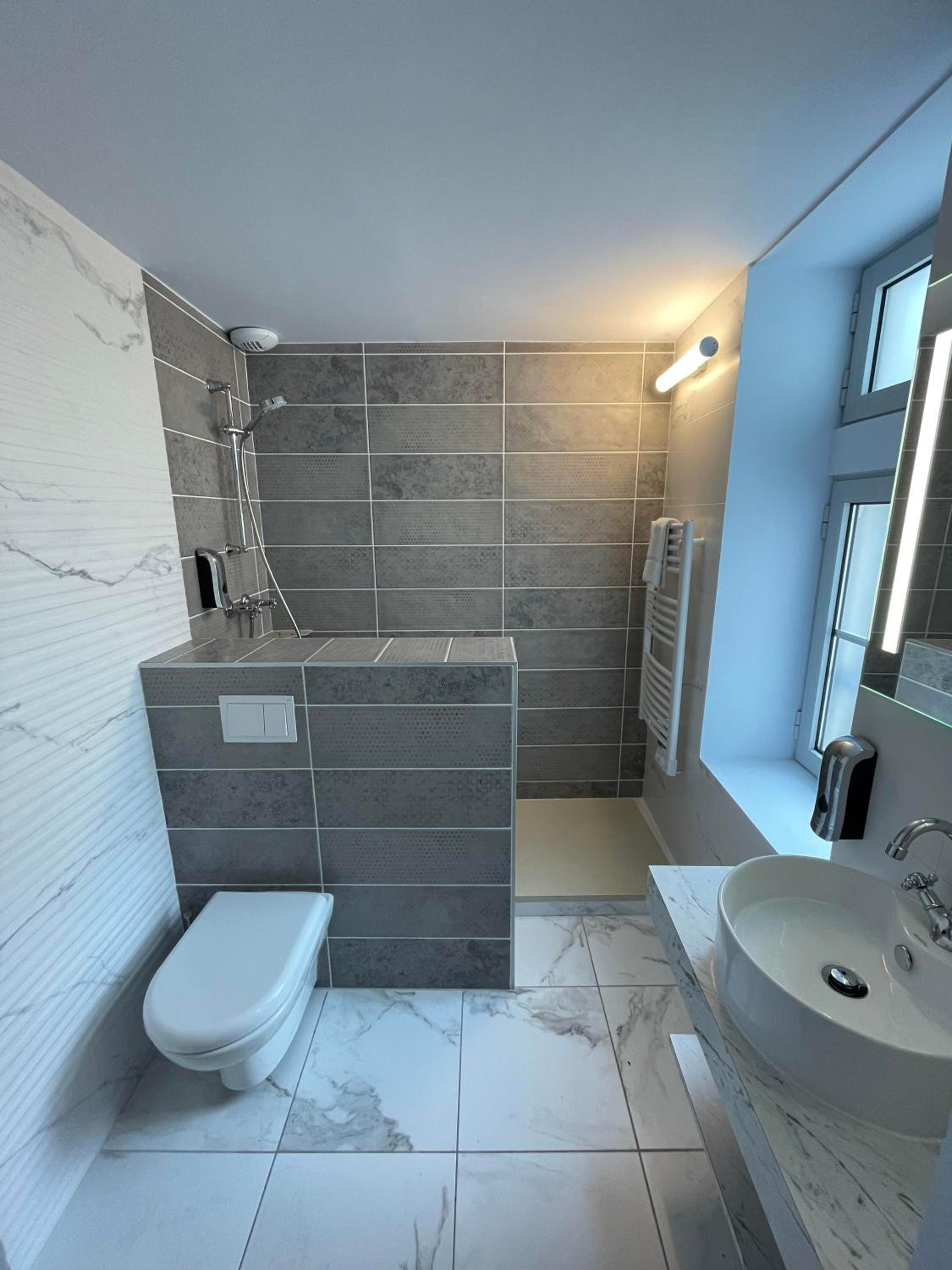 Double or Twin Room with Garden View - Photo 3