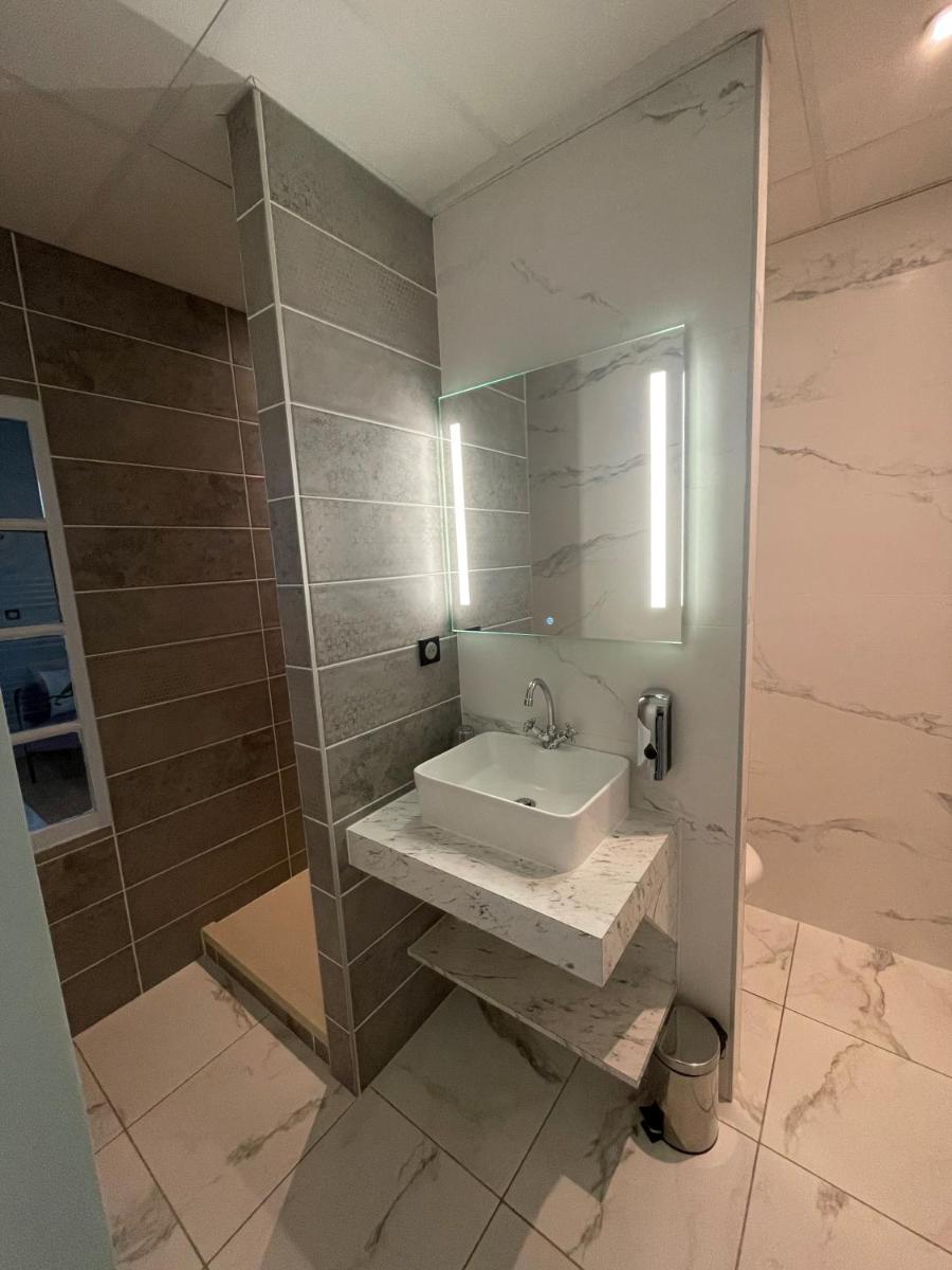 Double or Twin Room with Garden View photo 2