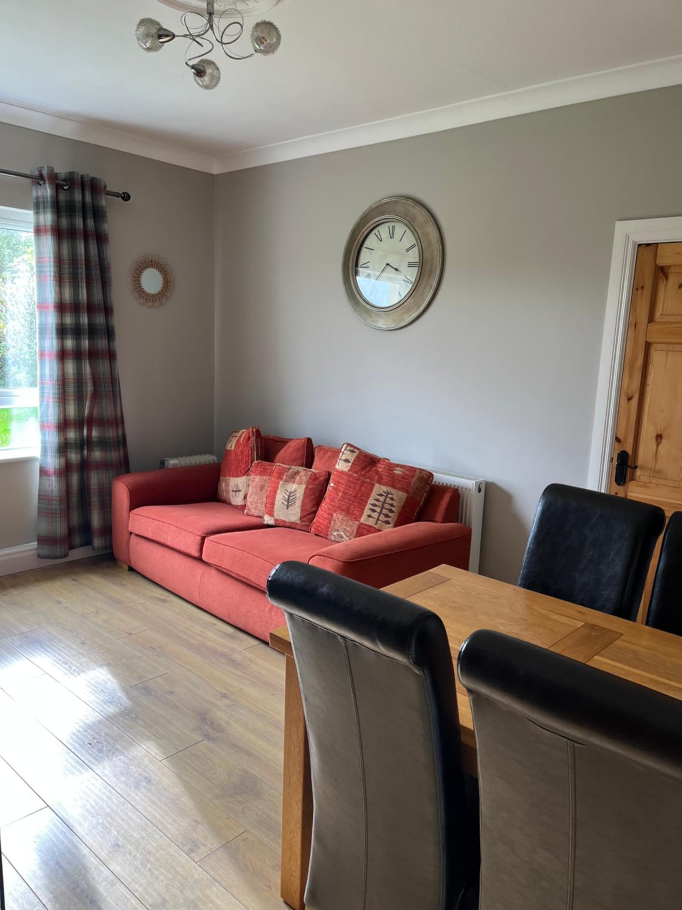 Three-Bedroom House photo 3