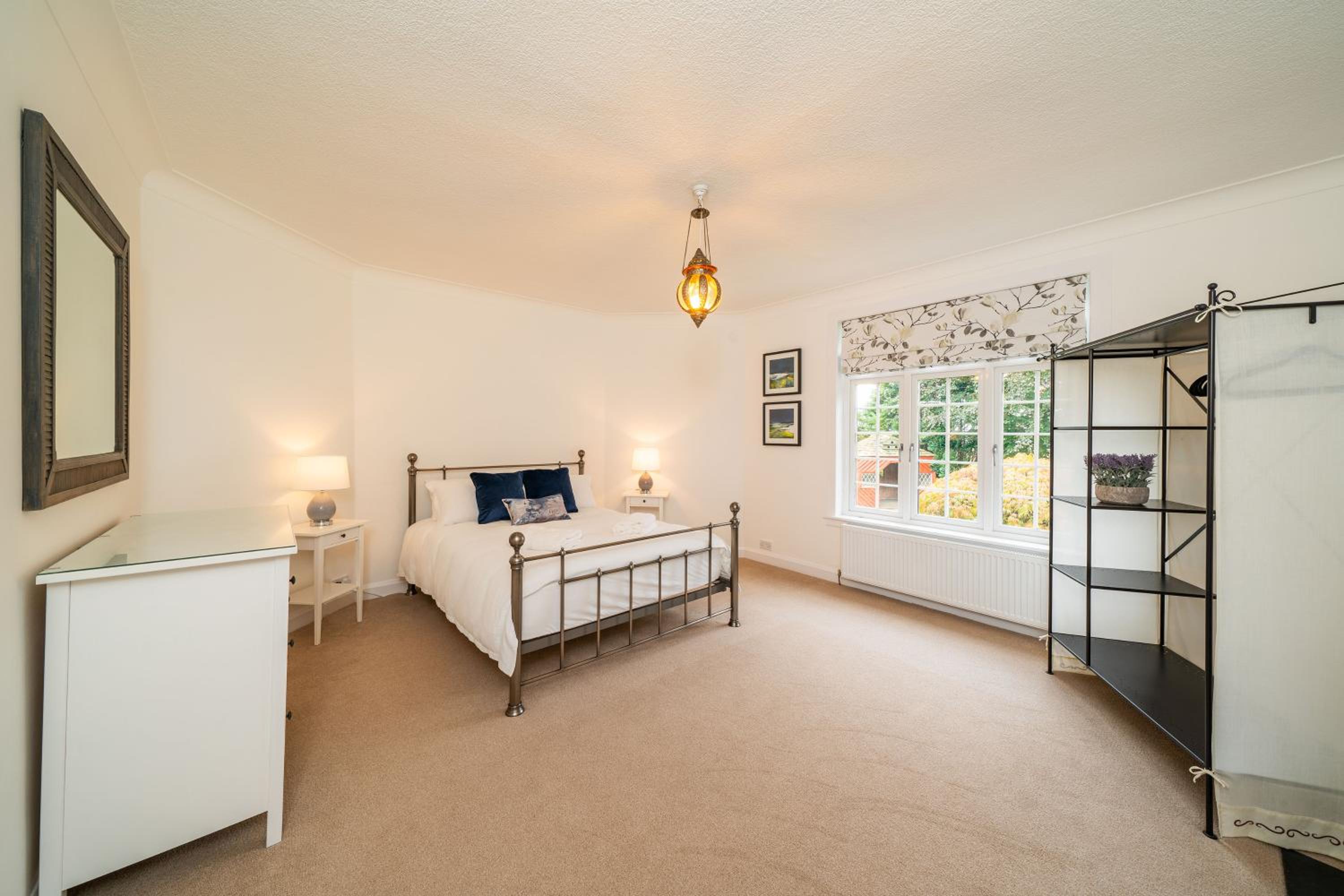 Three-Bedroom House photo 3