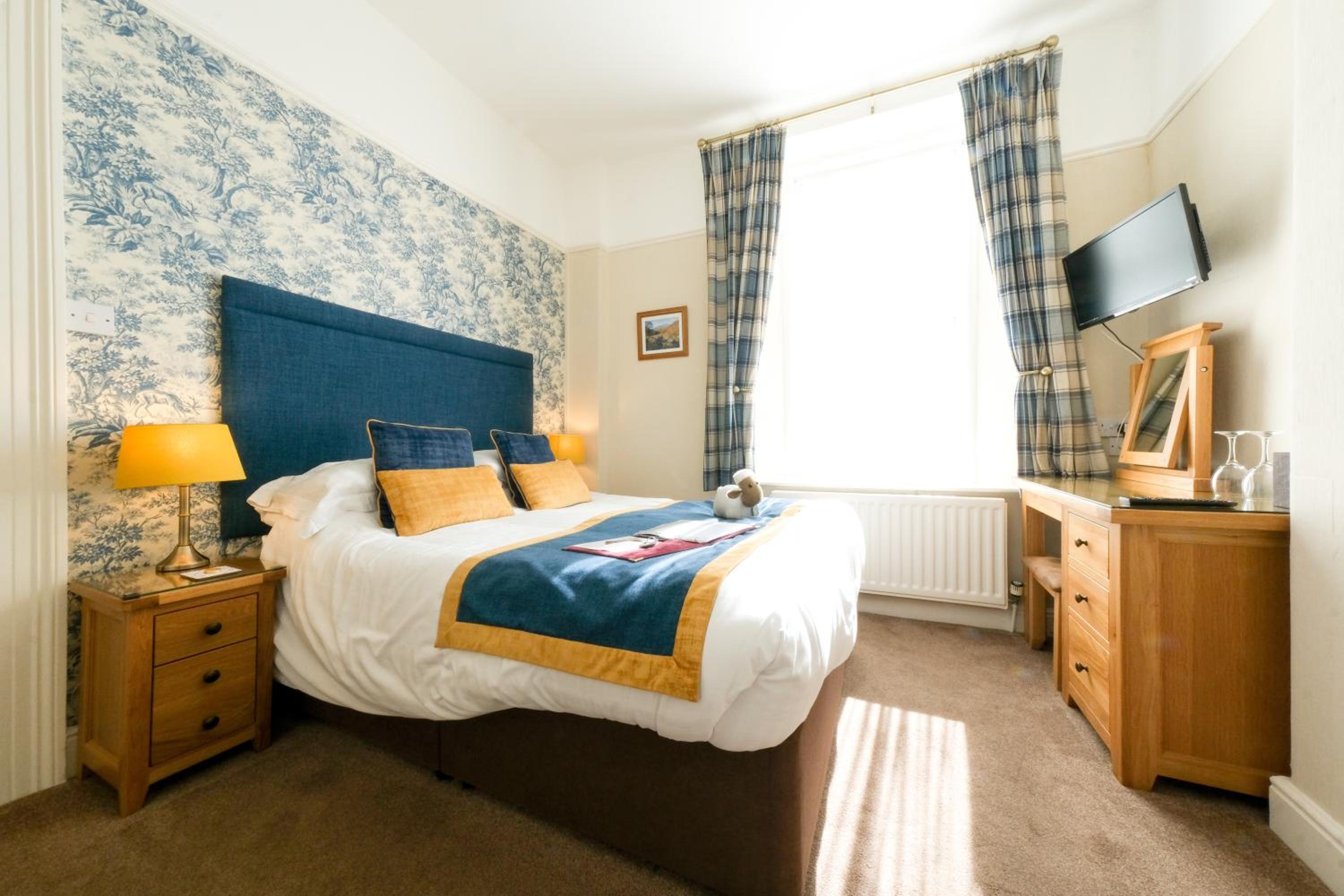 Deluxe Double Room with Shower