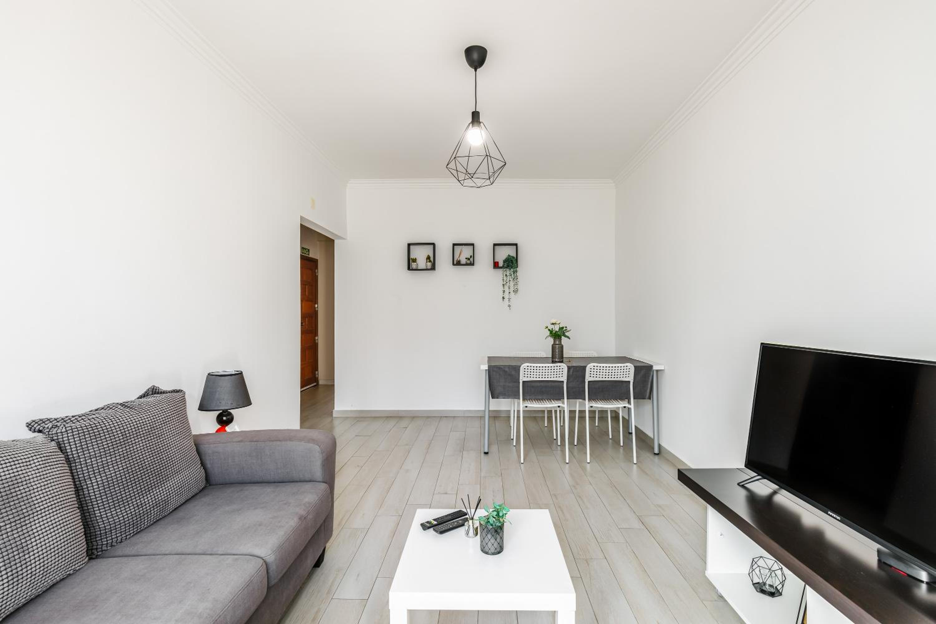 Two-Bedroom Deluxe Apartment with Balcony photo 3