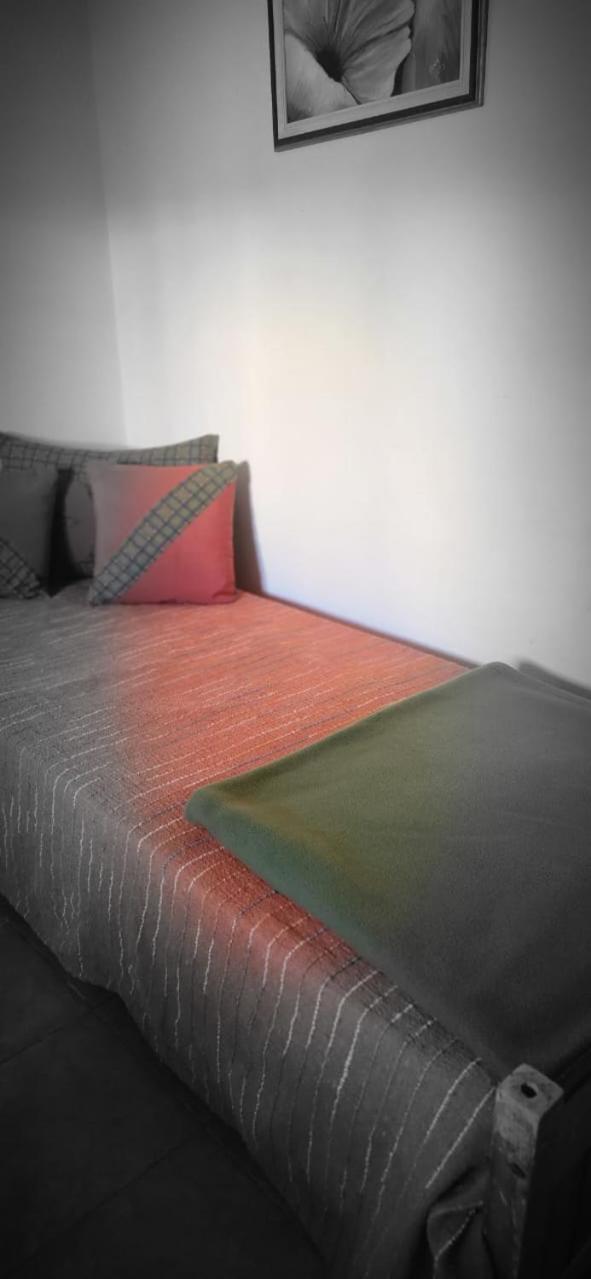 One-Bedroom House photo 1
