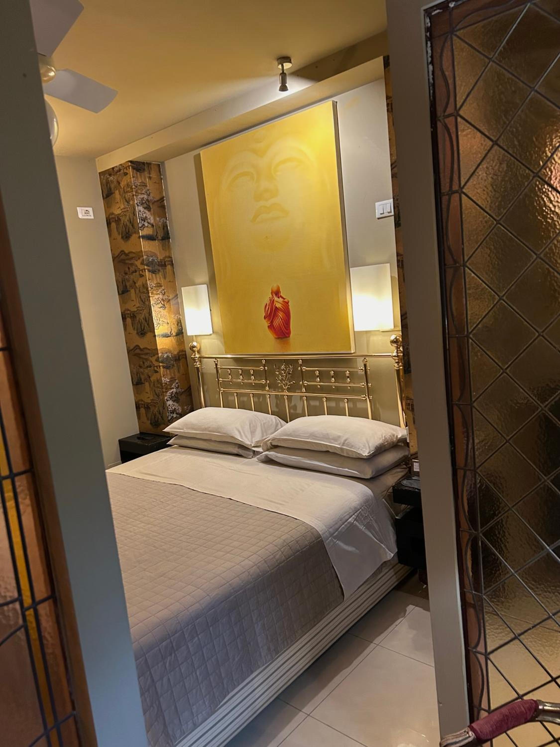 Deluxe Queen Room - Photo 5