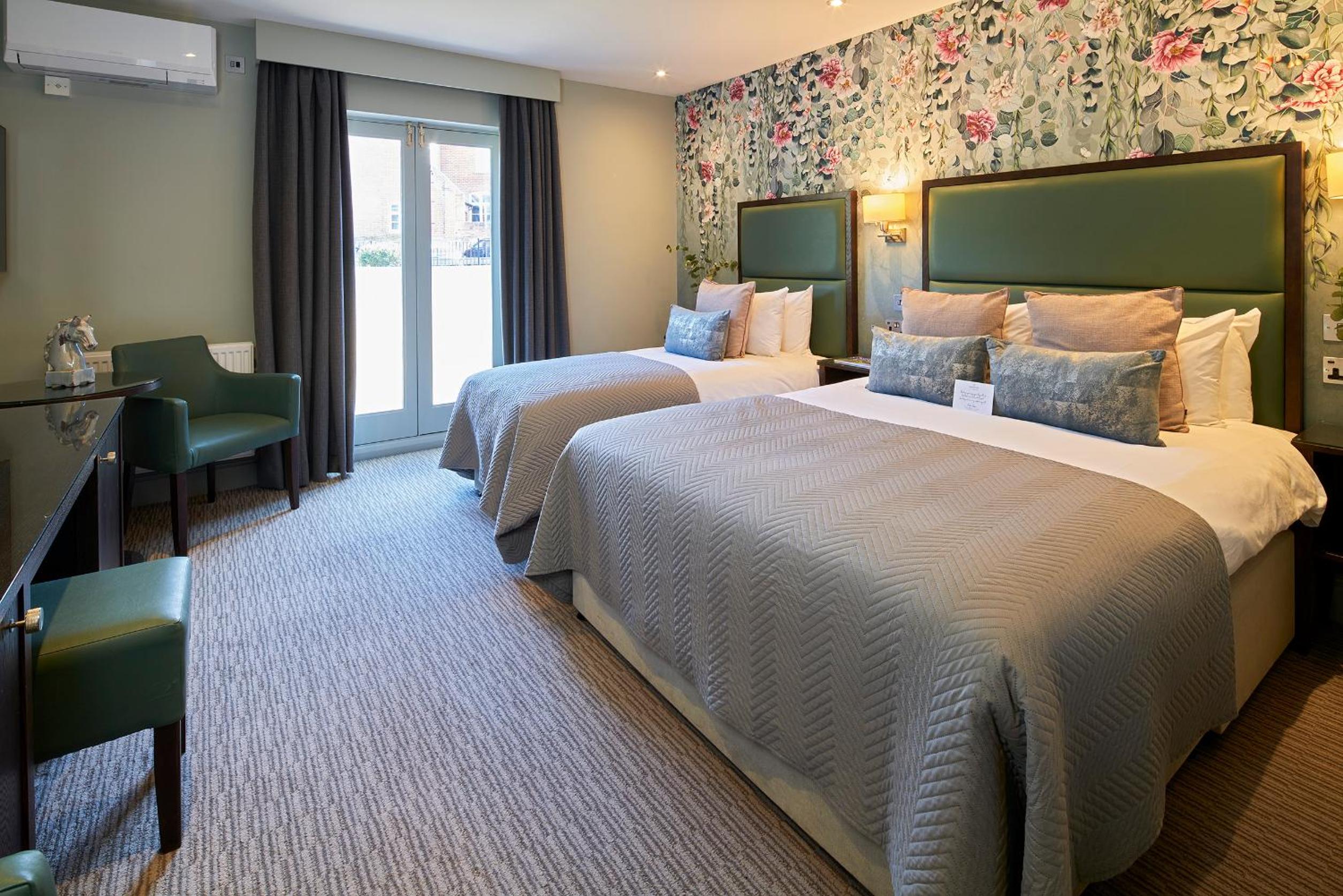 Executive Triple & Twin Room - Photo 1