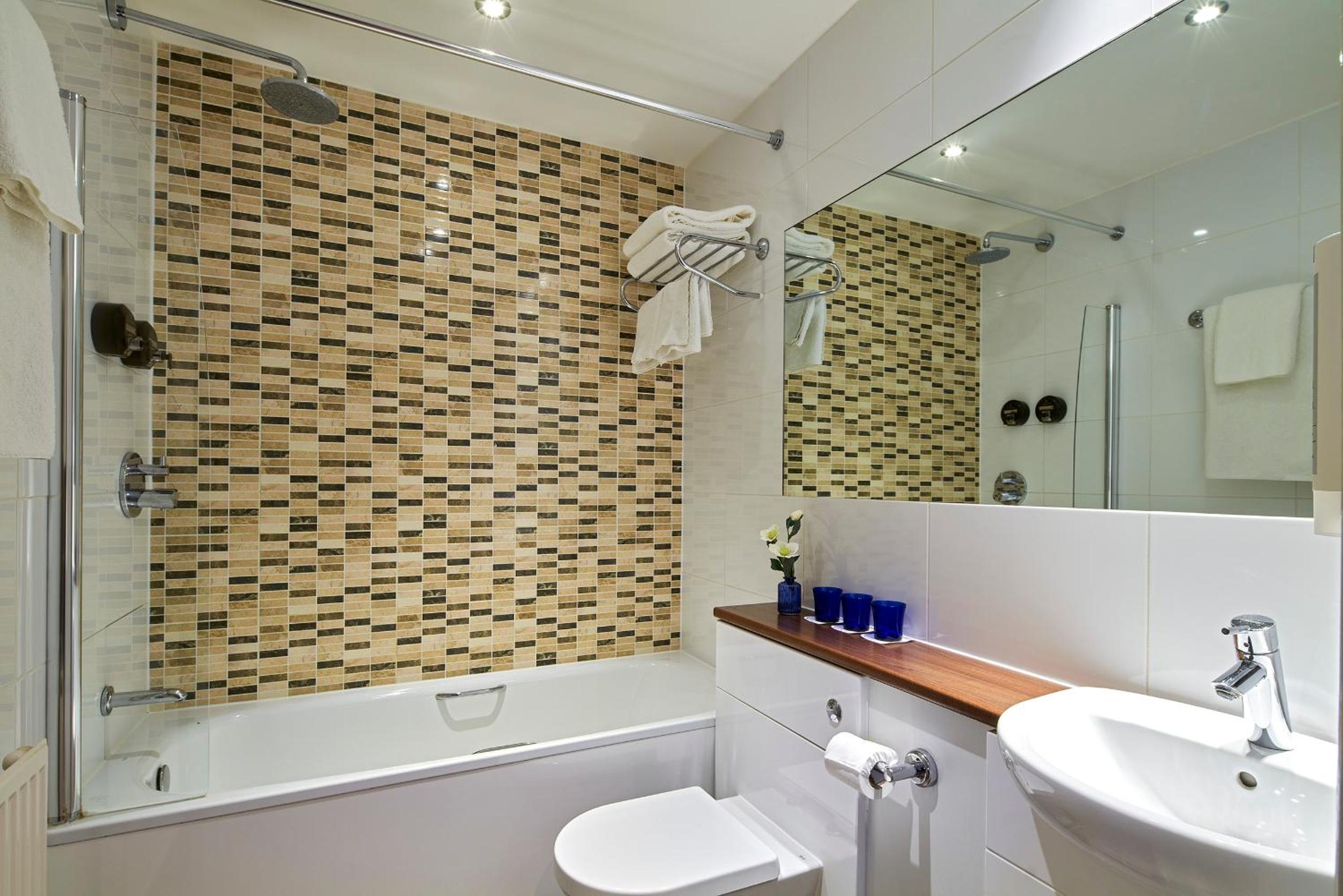 Executive Triple & Twin Room - Photo 4