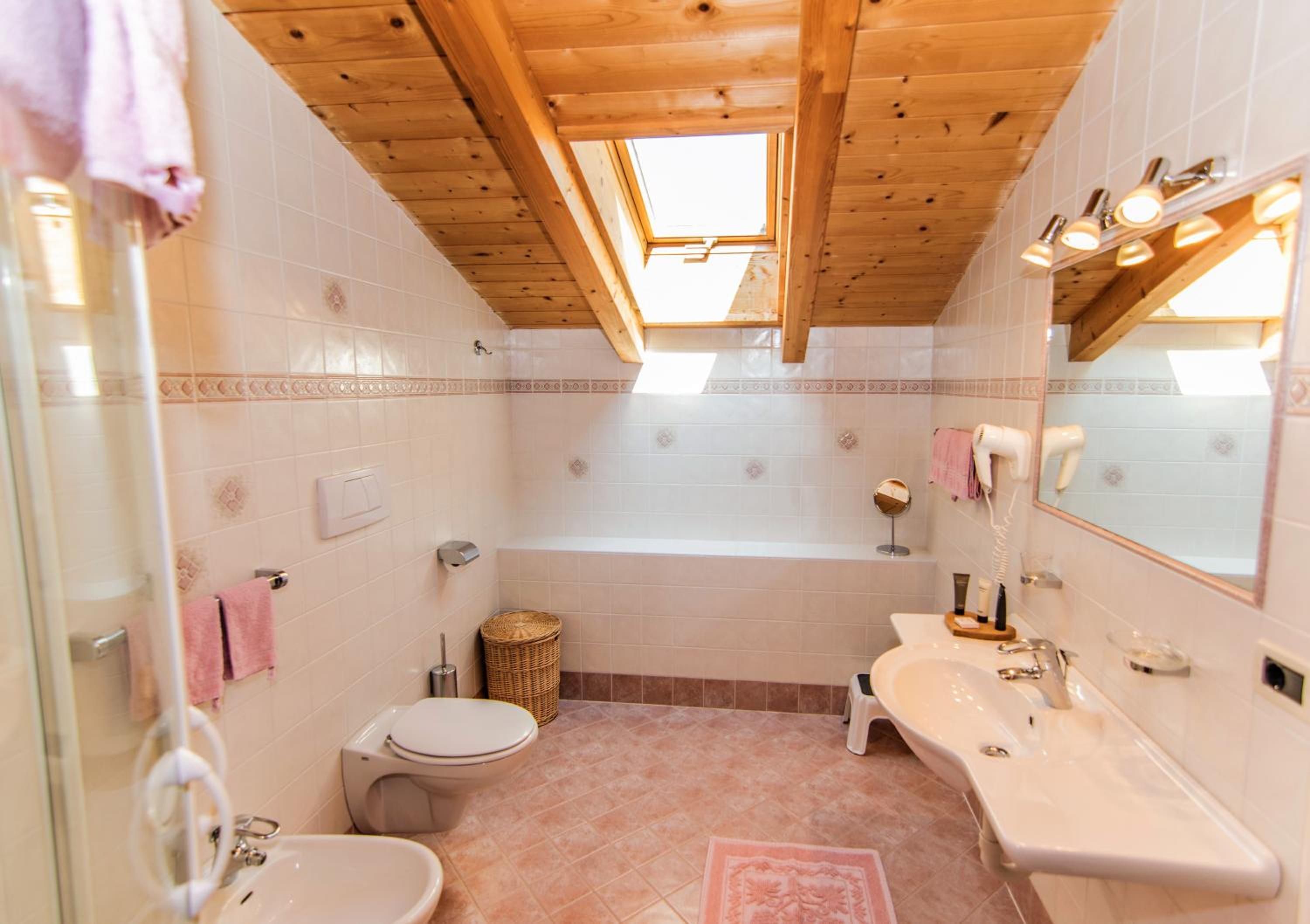 Superior One-Bedroom Apartment With Balcony photo 2