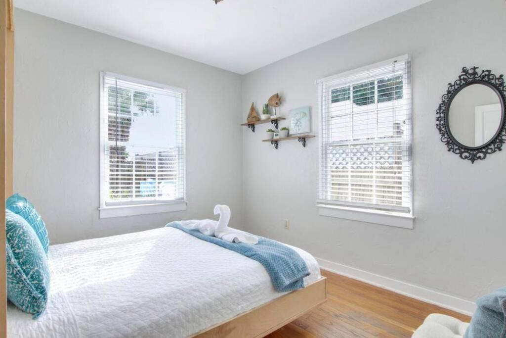 Three-Bedroom House photo 1