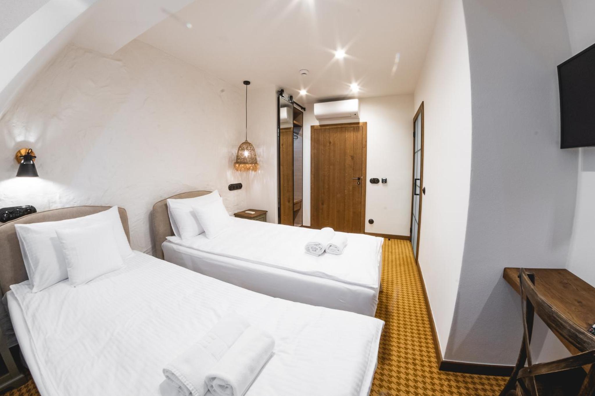 Deluxe Double or Twin Room photo 1