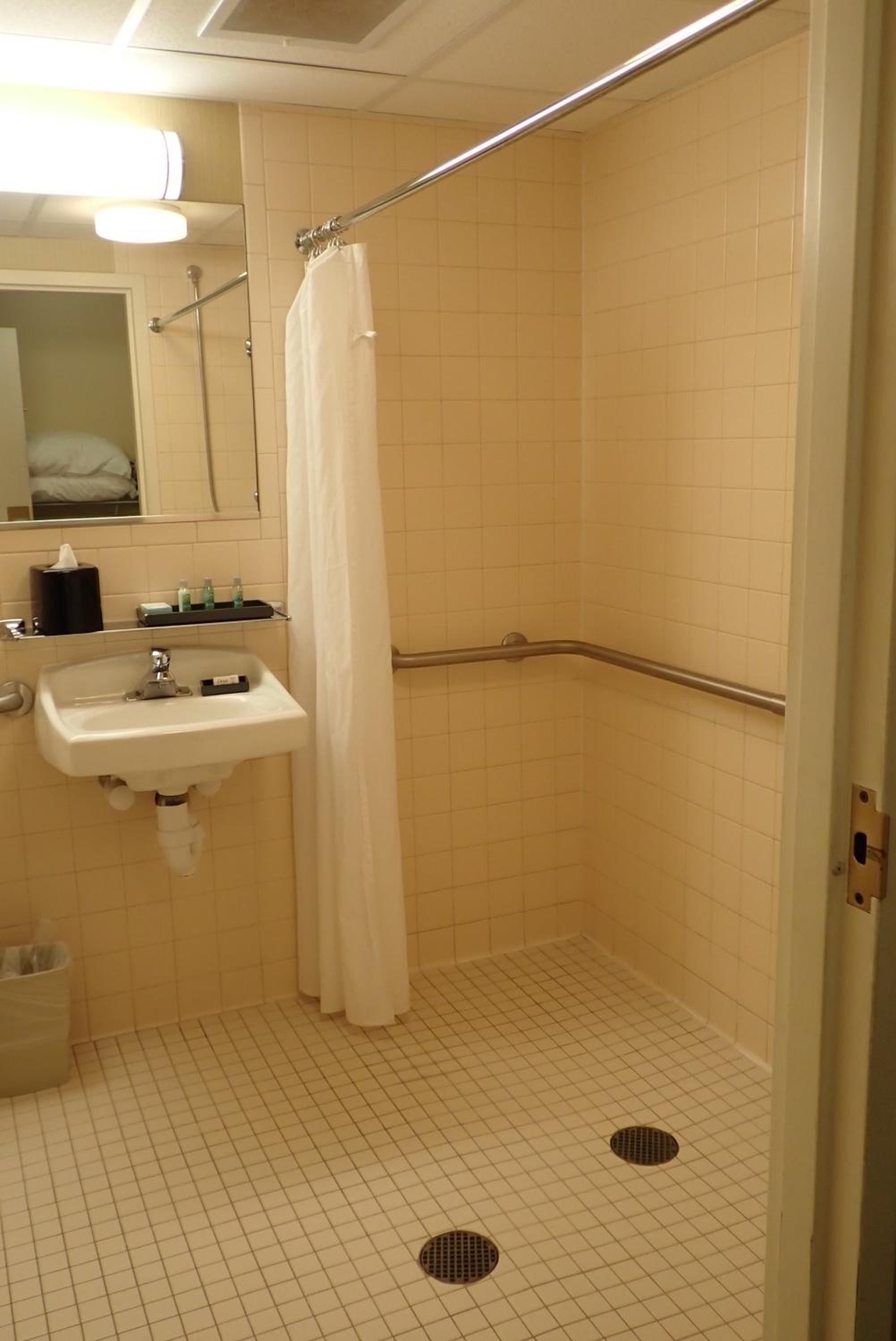 Double Room - Disability Access photo 2