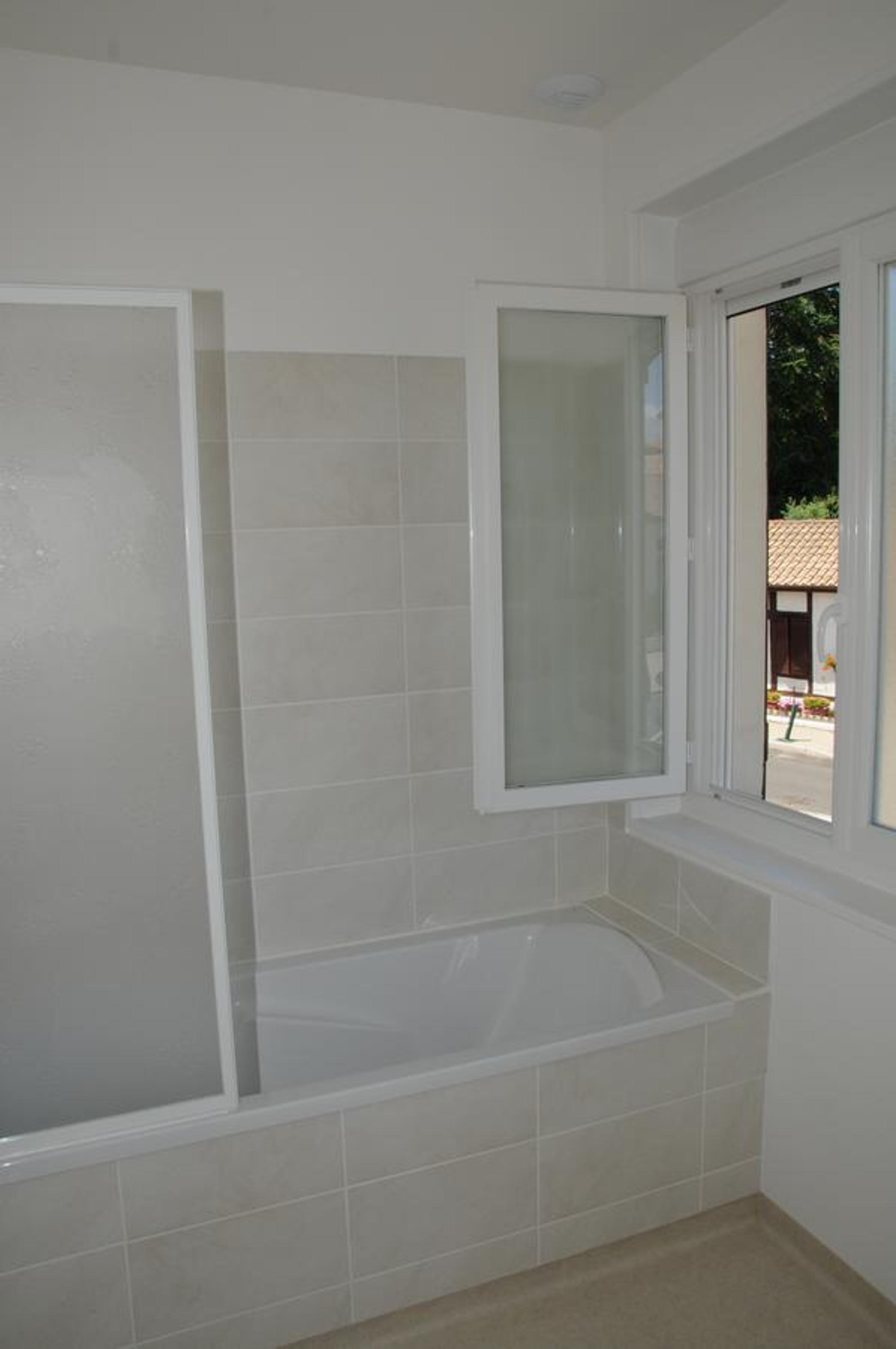 Triple Room with Bath - Photo 2