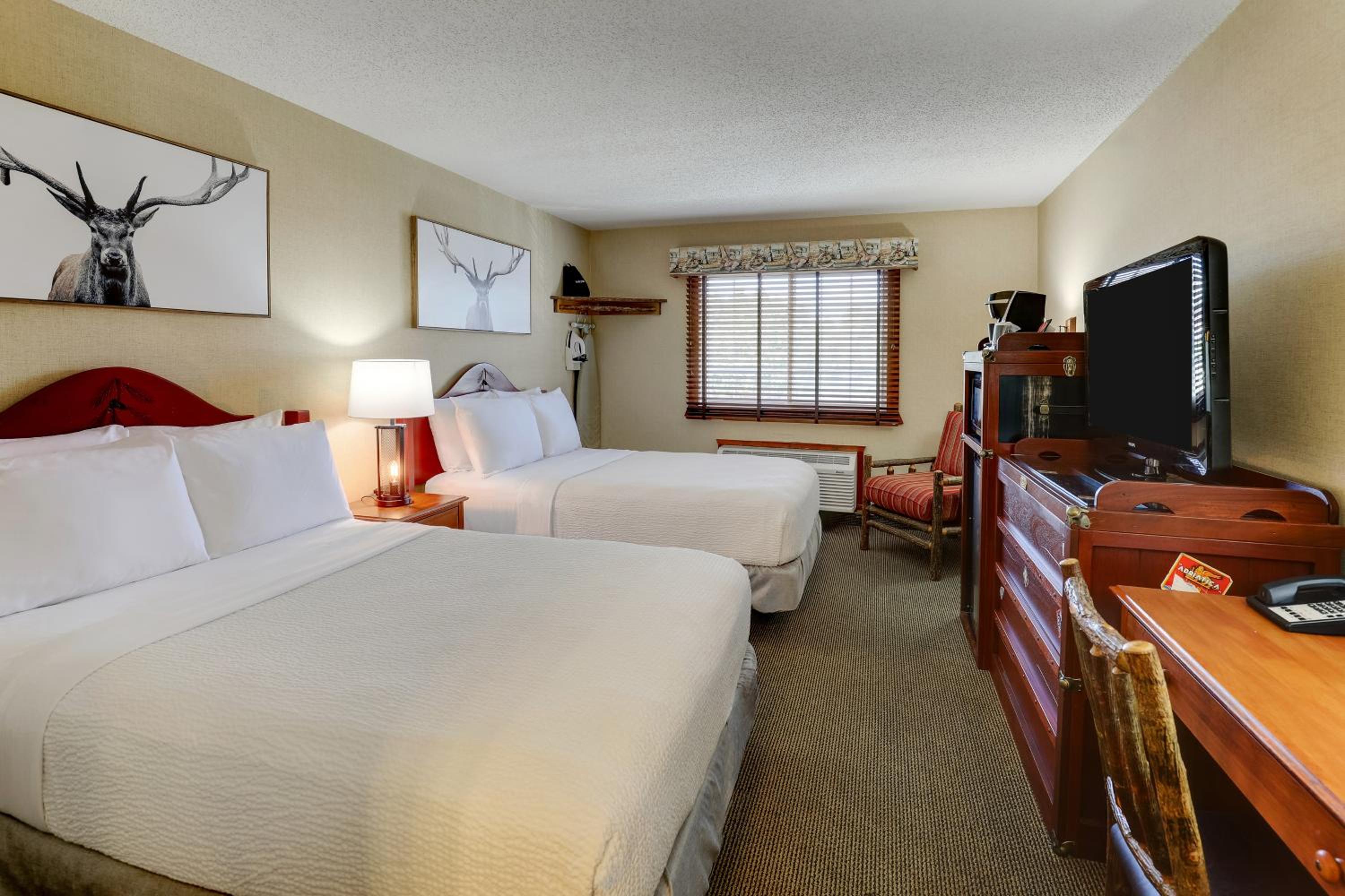 Deluxe Double Room with Two Double Beds - Photo 3