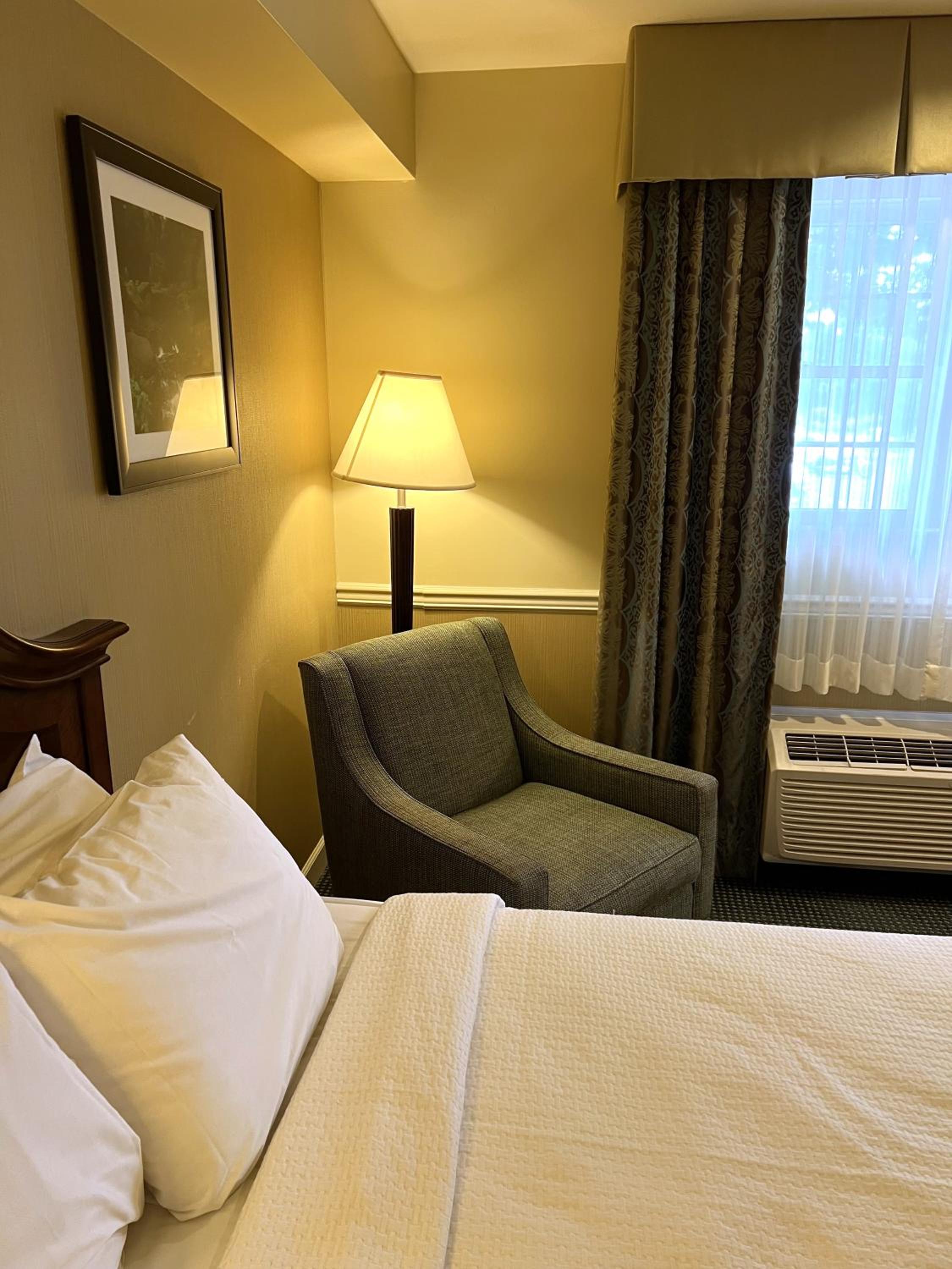 Standard Room with Two Double Beds photo 3