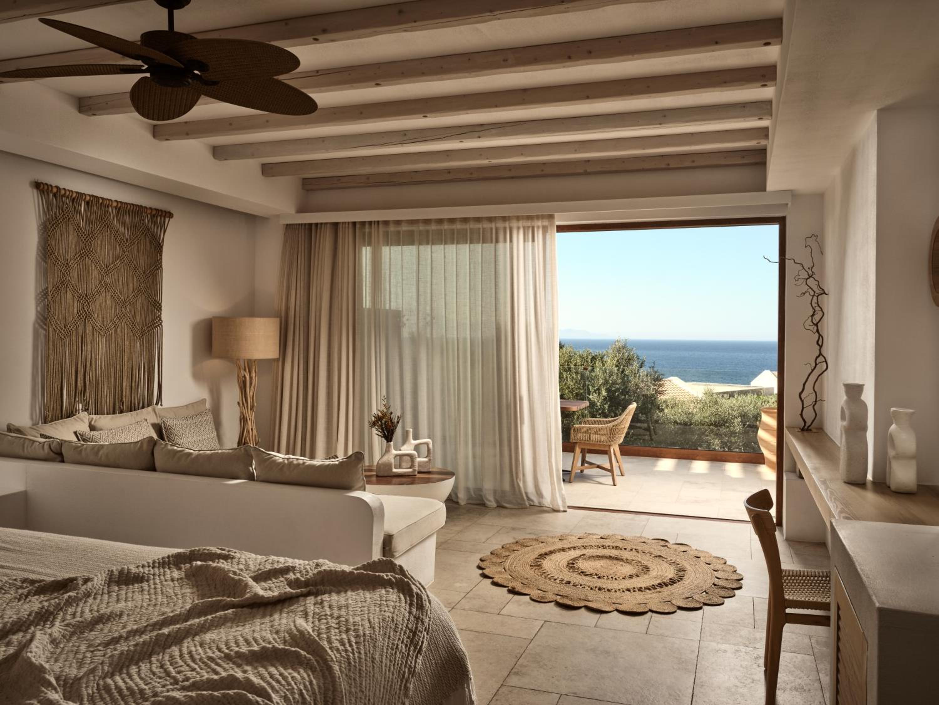 Deluxe Suite with Sea View - Photo 1