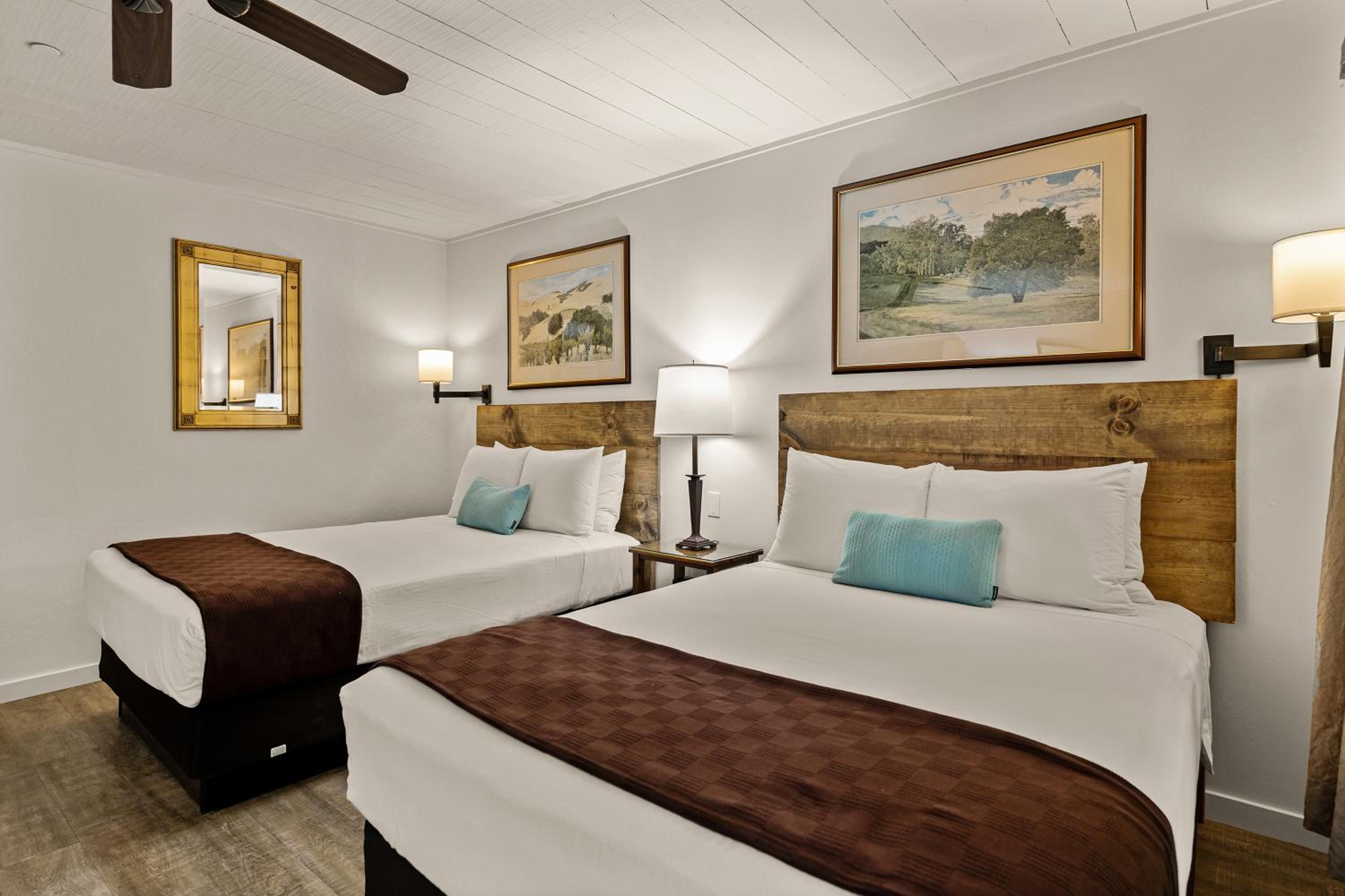 Standard Double Room with Two Double Beds photo 3