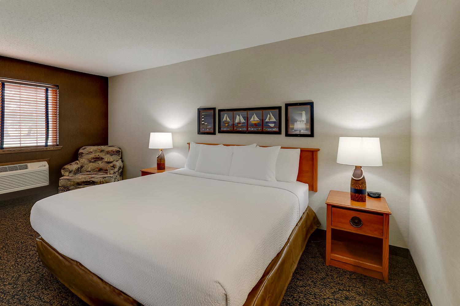 Deluxe King Room - Photo 3