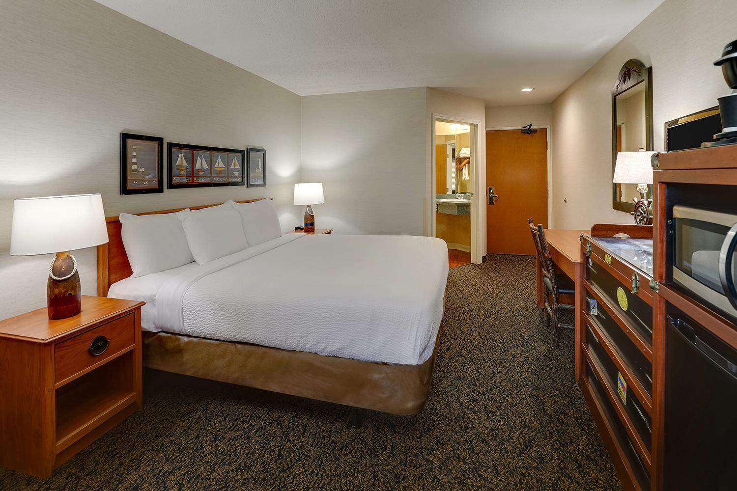 Deluxe King Room - Photo 5