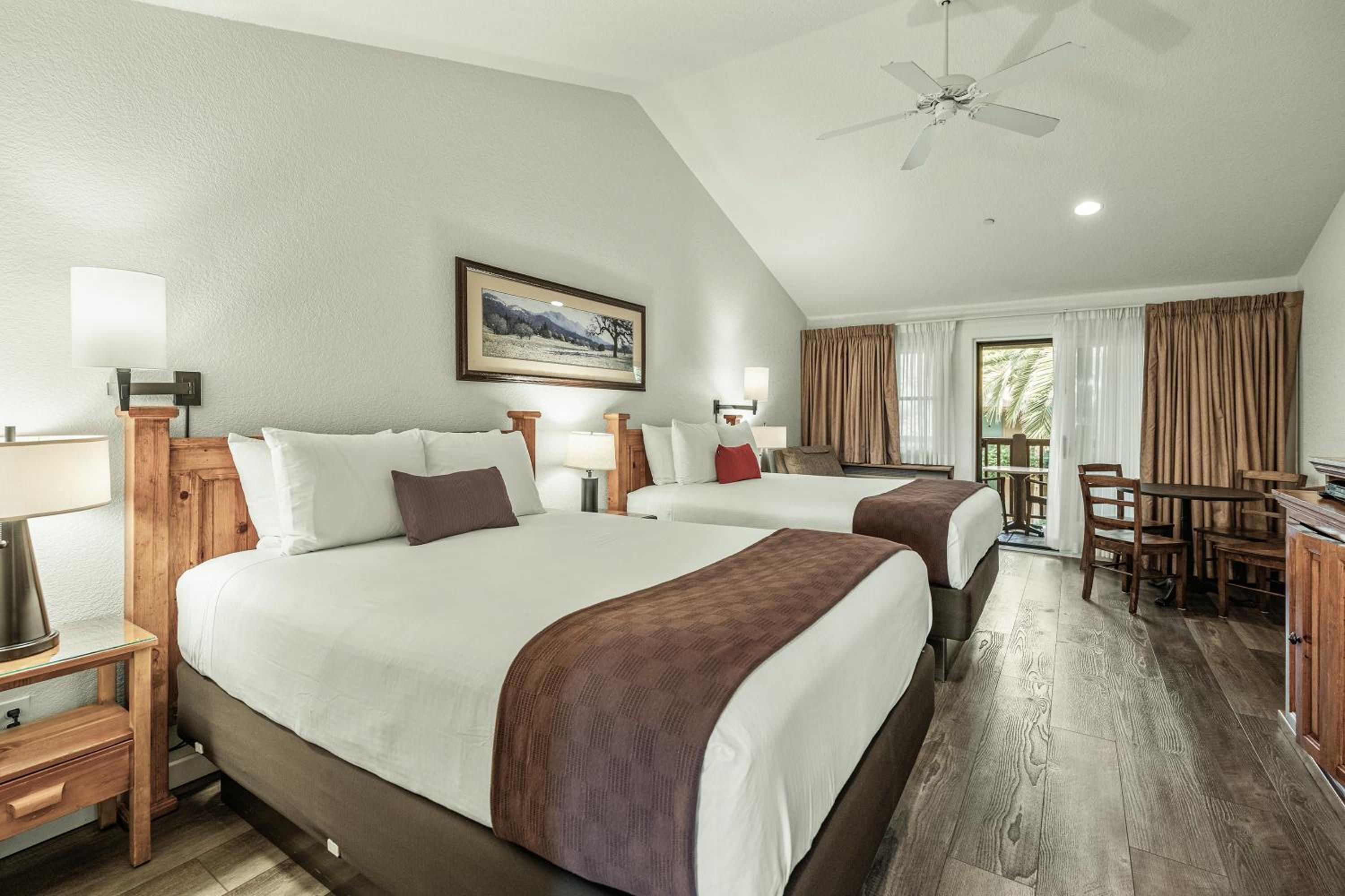 Deluxe Queen Room with Two Queen Beds