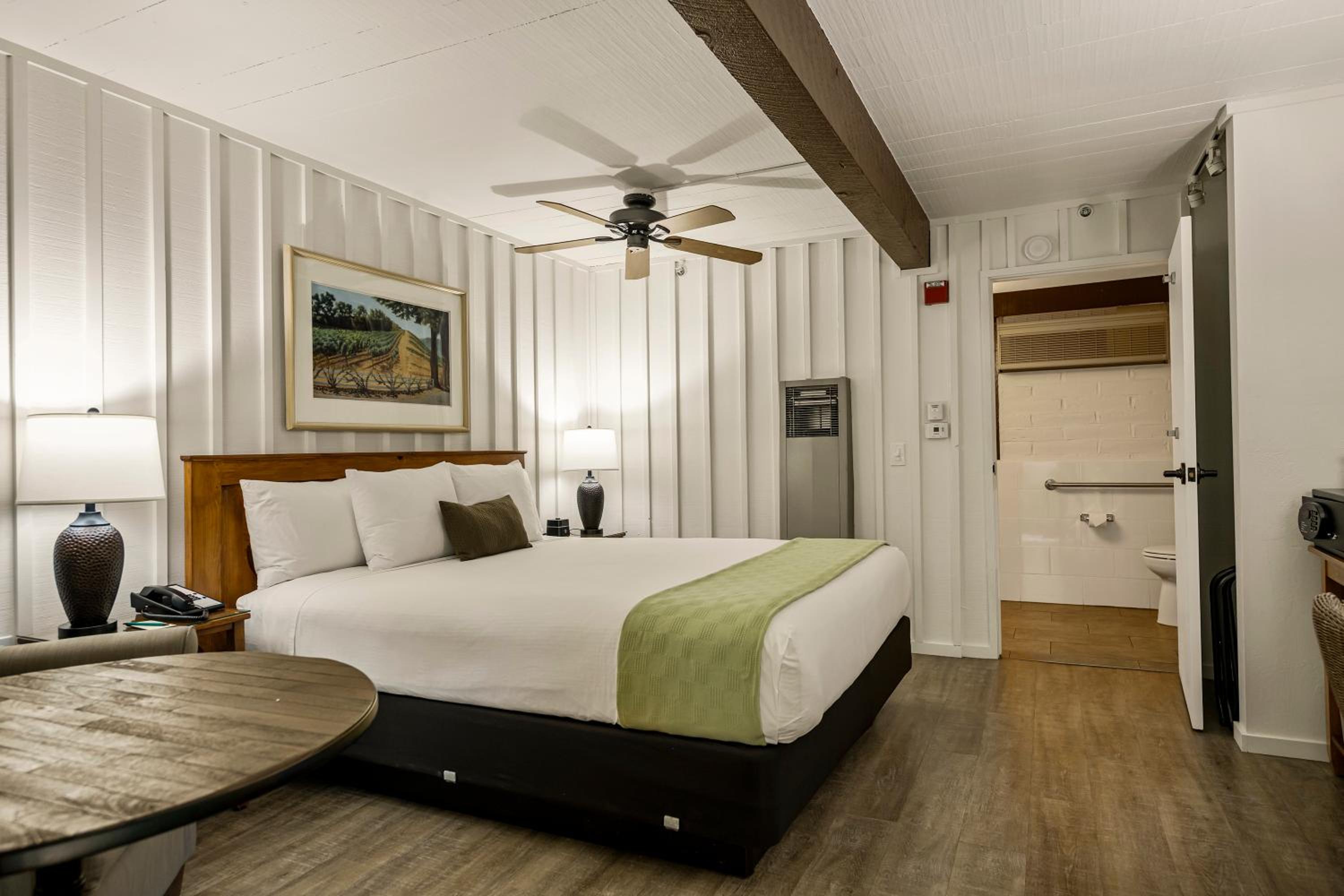Standard King Room - Disability Access
