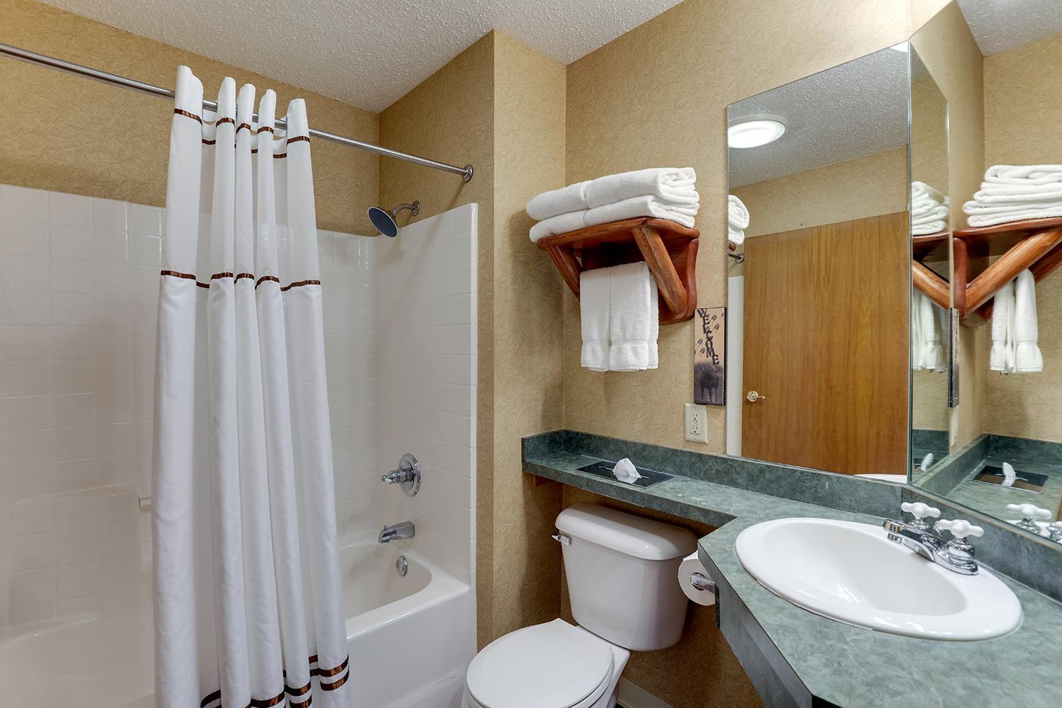 Deluxe Double Room with Two Double Beds - Photo 3