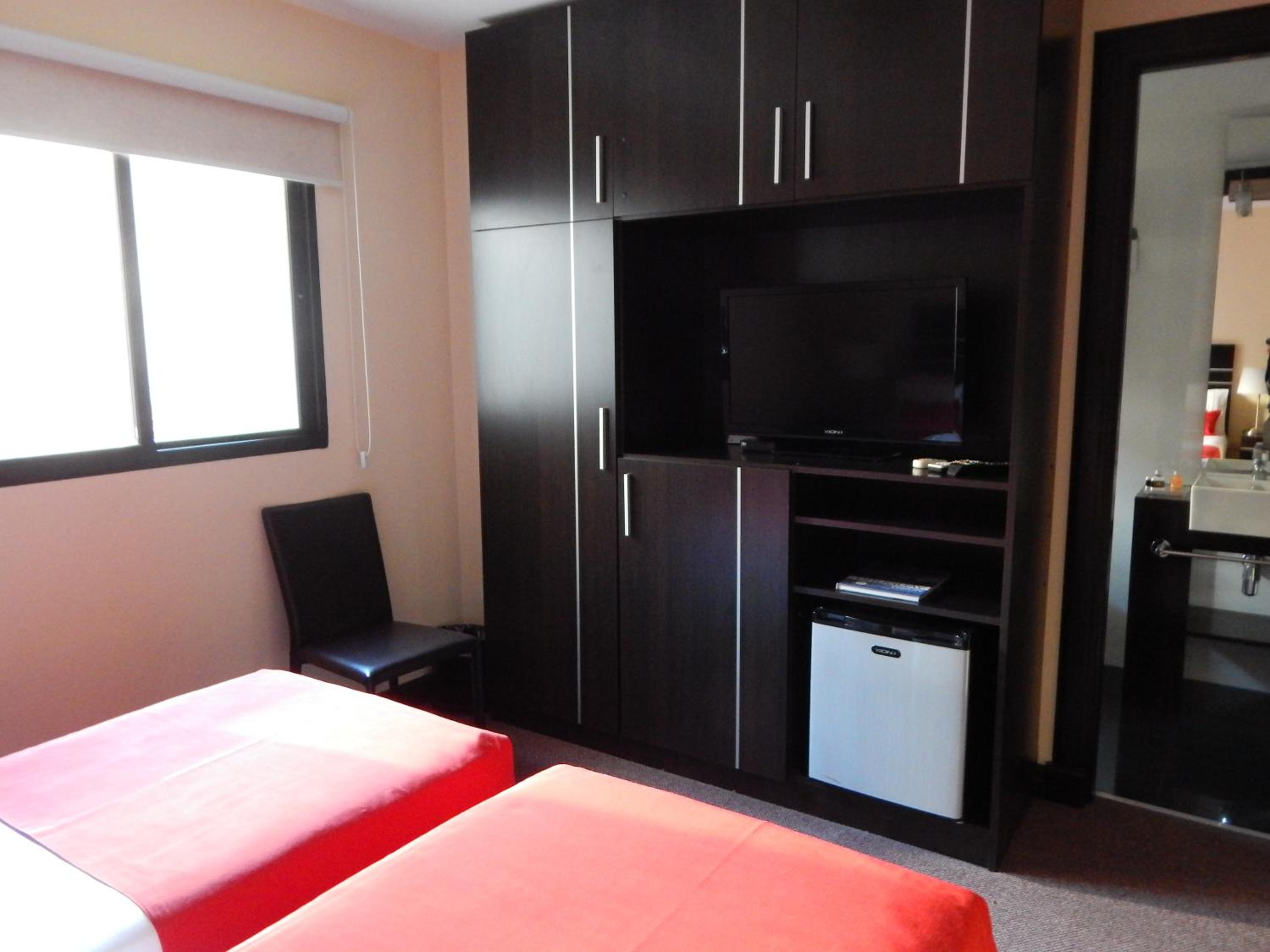 Standard Twin Room photo 2