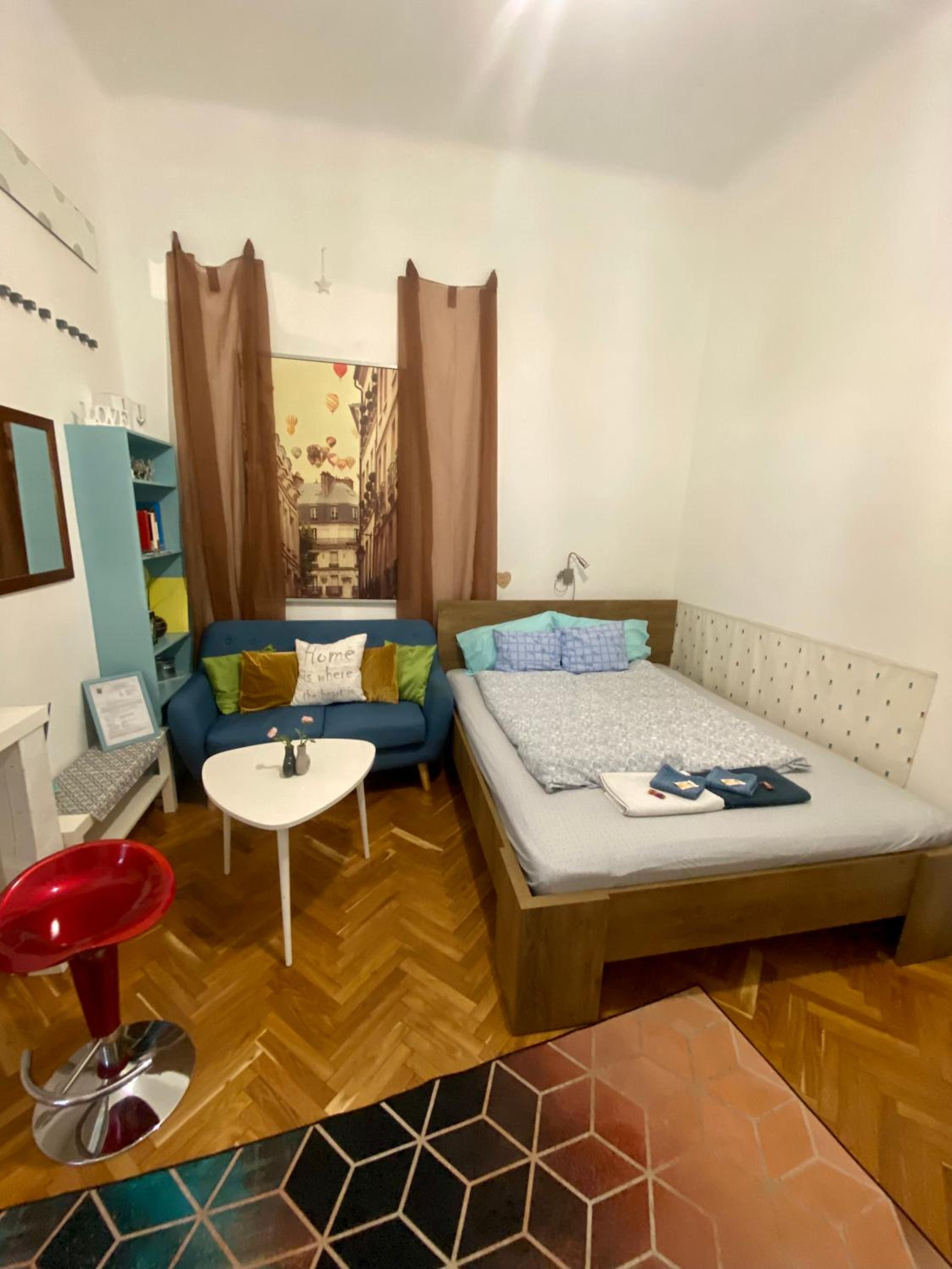 Studio Apartment - Photo 65