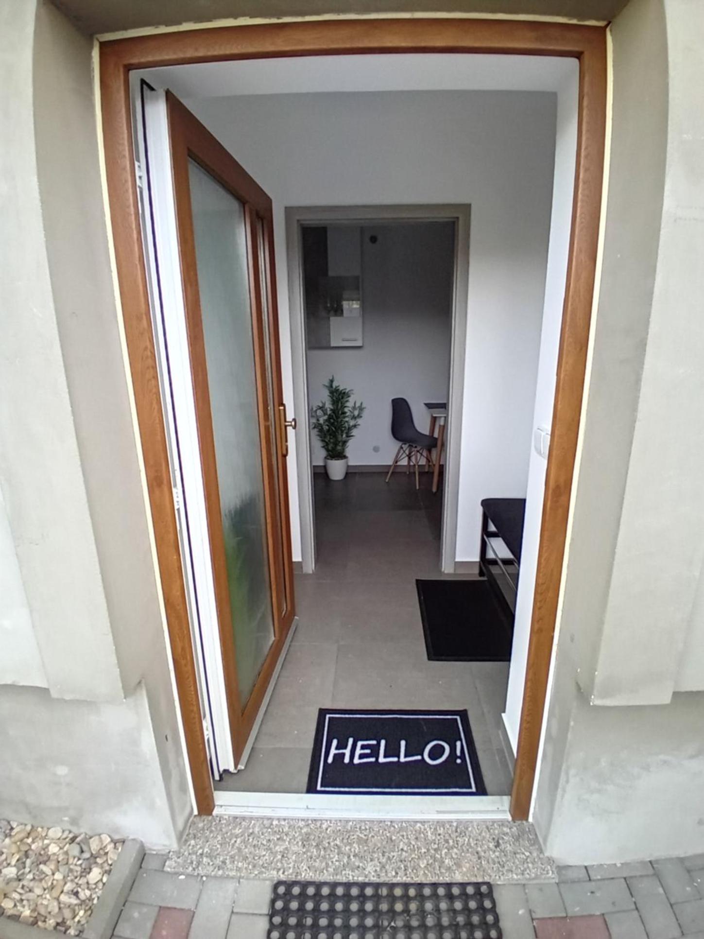 One-Bedroom Apartment - Photo 2